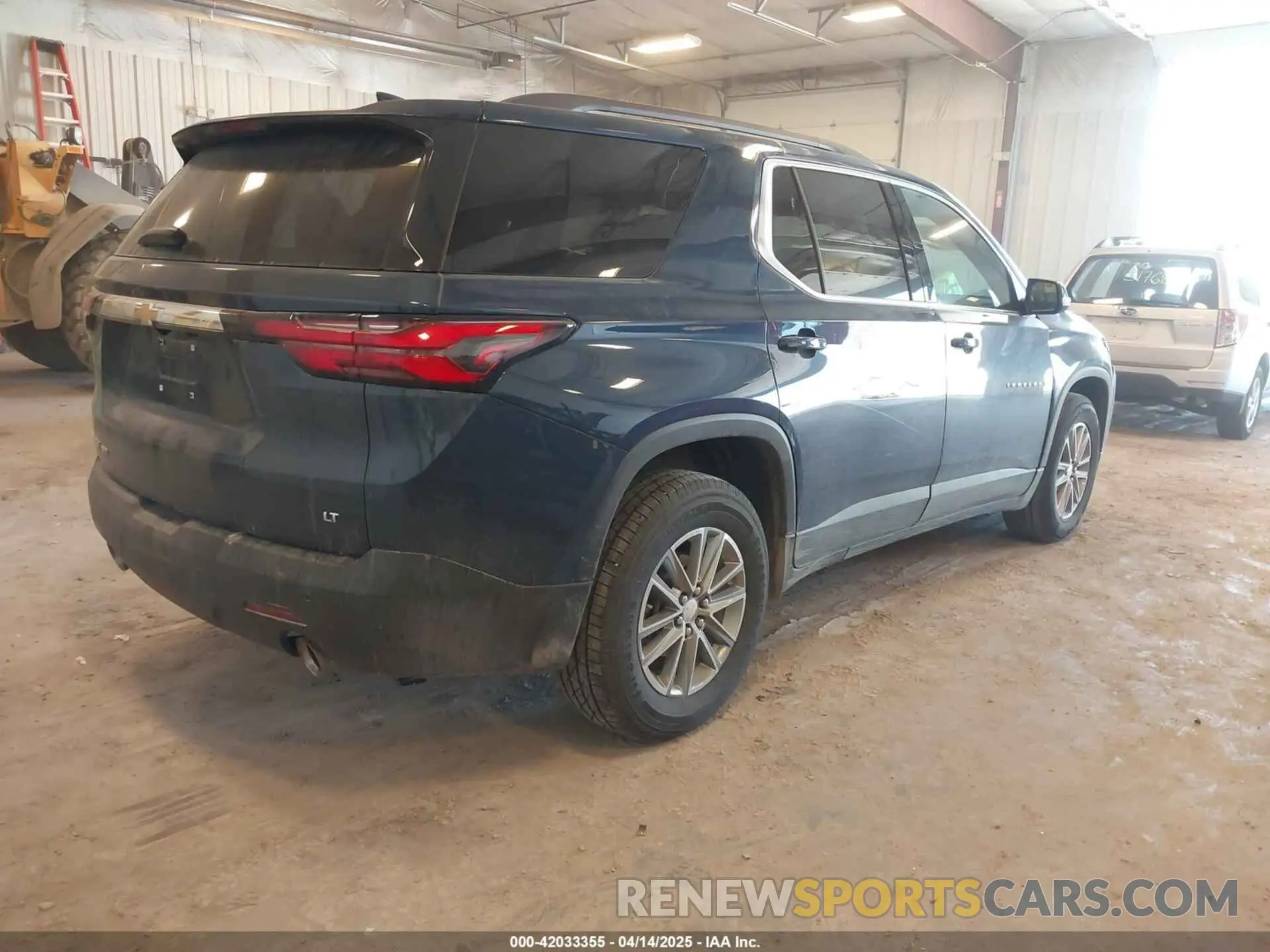 4 Photograph of a damaged car 1GNEVGKW7PJ132279 CHEVROLET TRAVERSE 2023