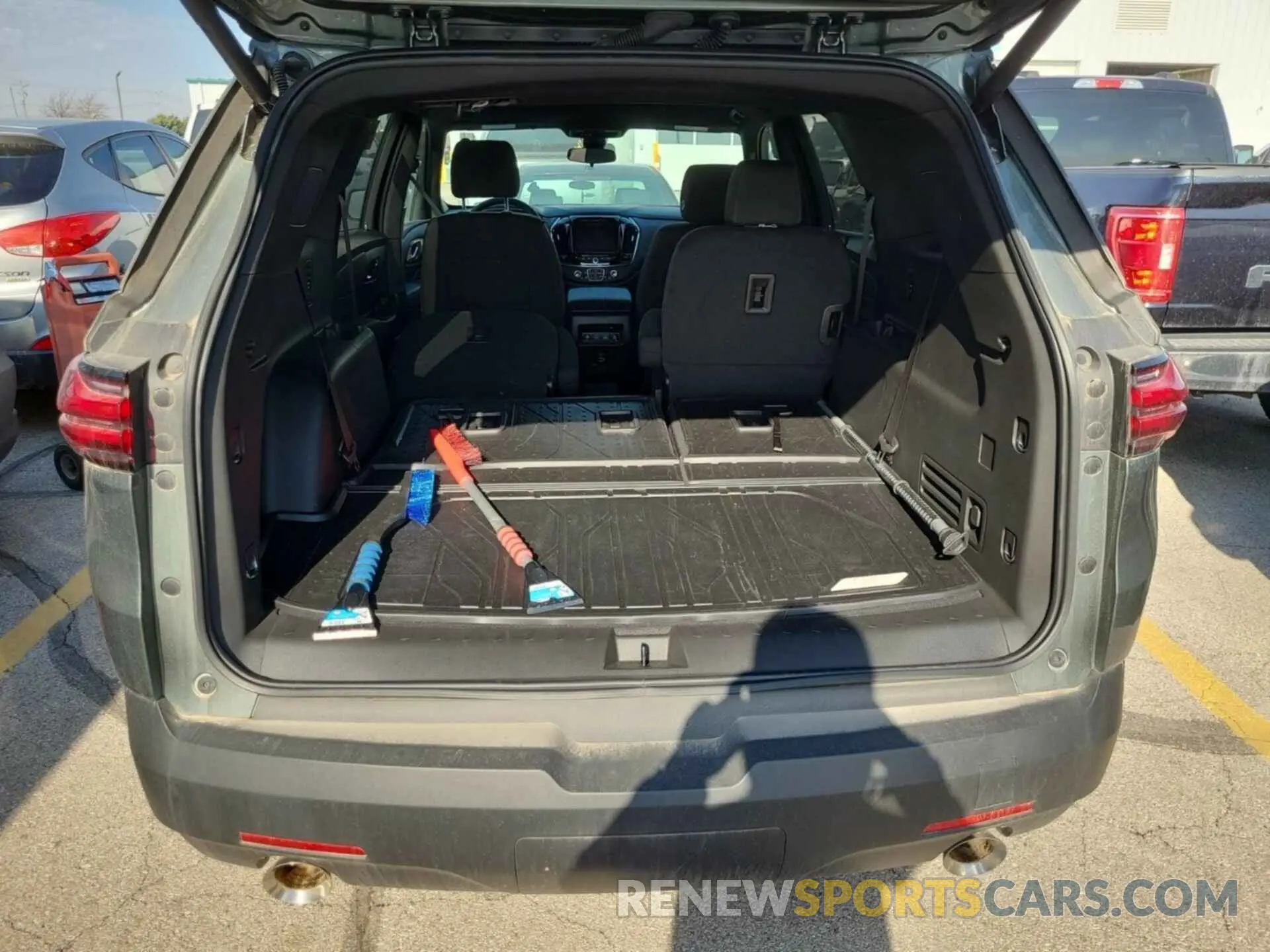 11 Photograph of a damaged car 1GNEVGKW7PJ227568 CHEVROLET TRAVERSE 2023
