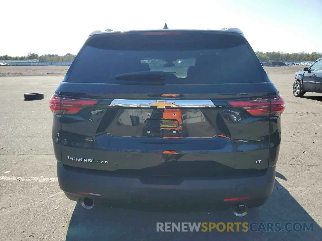 6 Photograph of a damaged car 1GNEVGKW7PJ284787 CHEVROLET TRAVERSE 2023