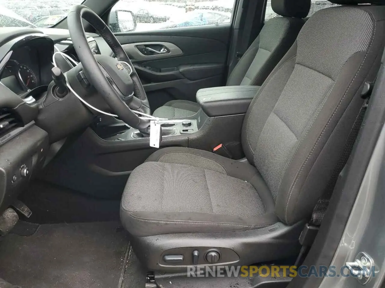 7 Photograph of a damaged car 1GNEVGKW7PJ324561 CHEVROLET TRAVERSE 2023