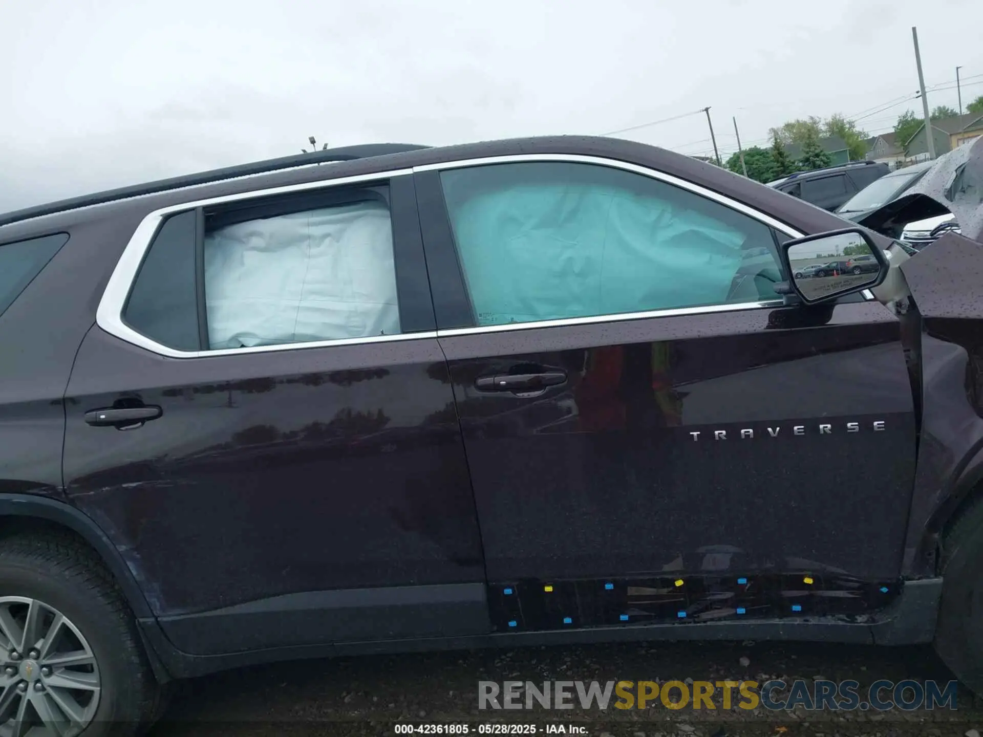 13 Photograph of a damaged car 1GNEVGKW8PJ269022 CHEVROLET TRAVERSE 2023