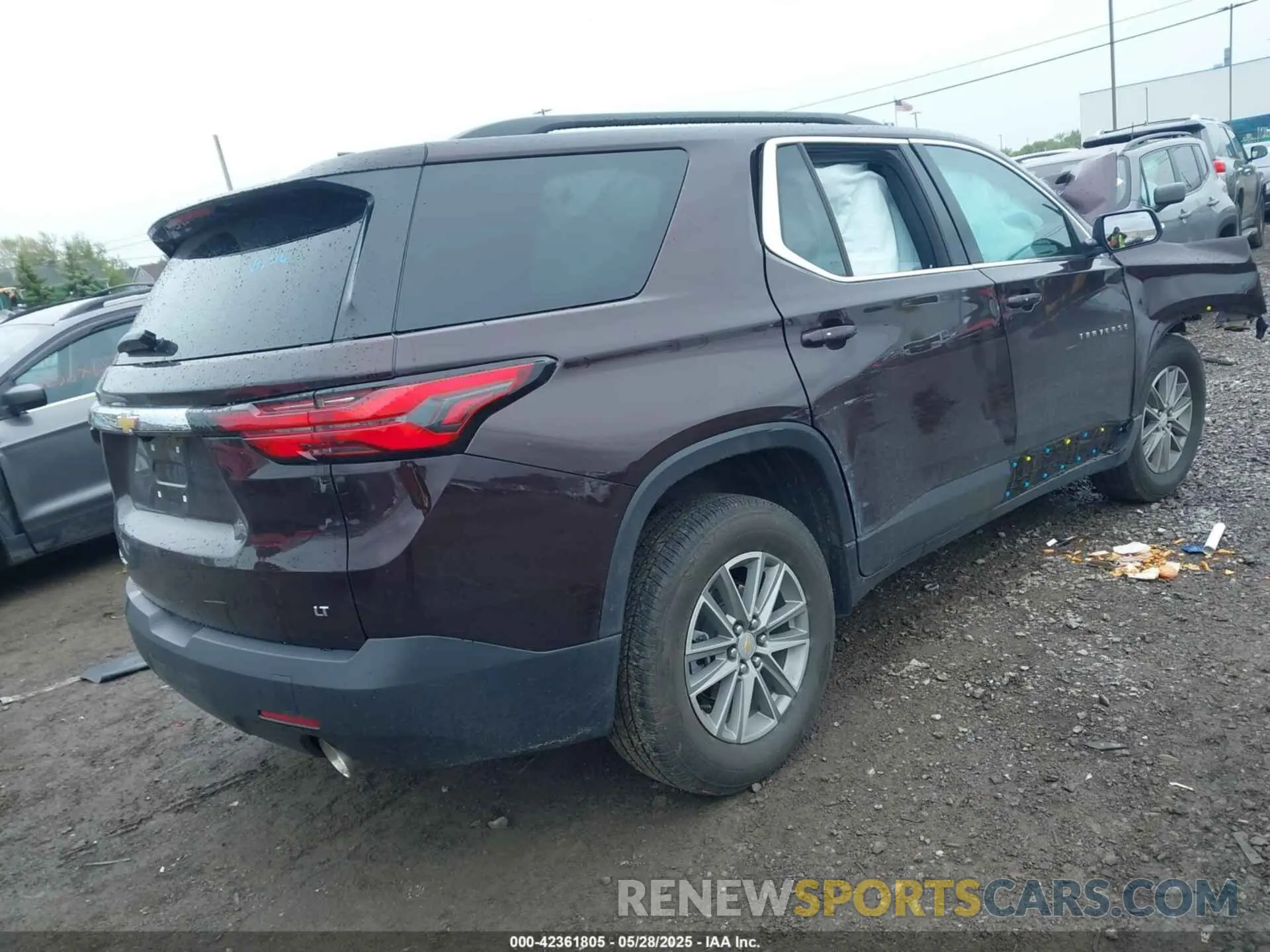 4 Photograph of a damaged car 1GNEVGKW8PJ269022 CHEVROLET TRAVERSE 2023