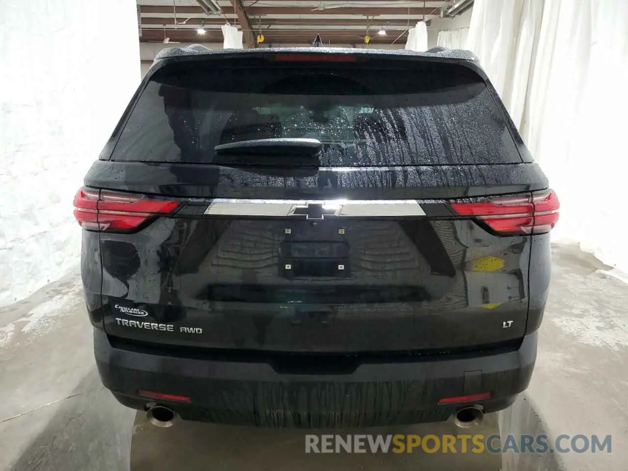 6 Photograph of a damaged car 1GNEVGKWXPJ313361 CHEVROLET TRAVERSE 2023