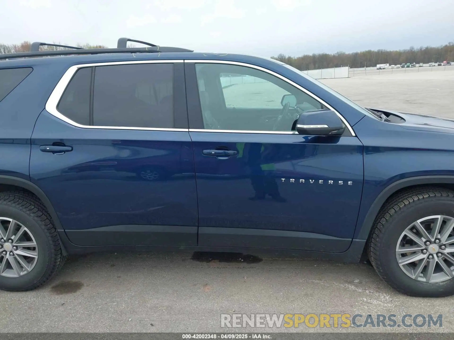 13 Photograph of a damaged car 1GNEVHKW0PJ120044 CHEVROLET TRAVERSE 2023