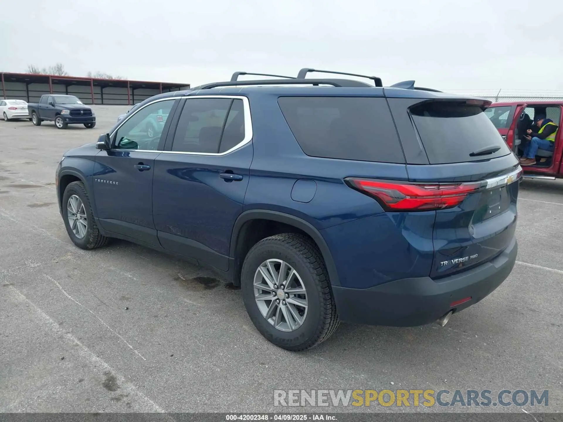 3 Photograph of a damaged car 1GNEVHKW0PJ120044 CHEVROLET TRAVERSE 2023