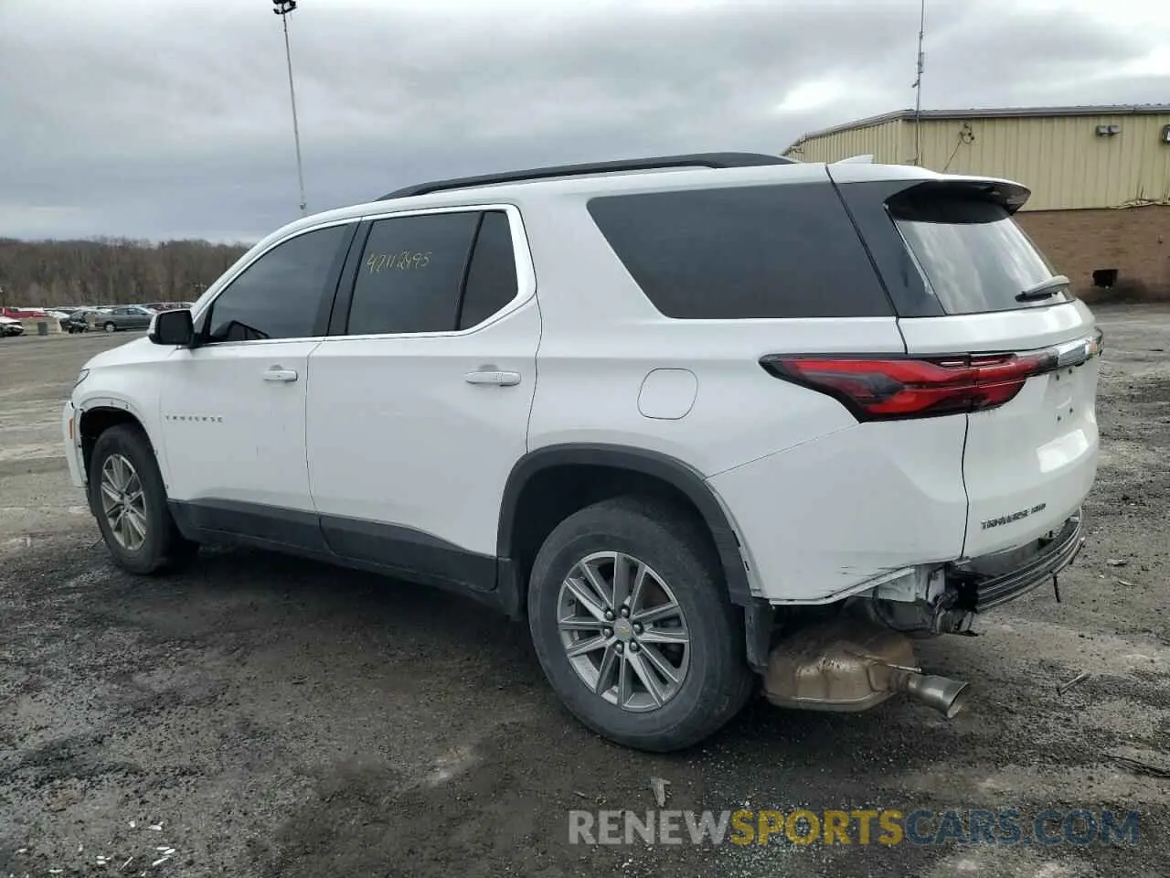 2 Photograph of a damaged car 1GNEVHKW0PJ152234 CHEVROLET TRAVERSE 2023