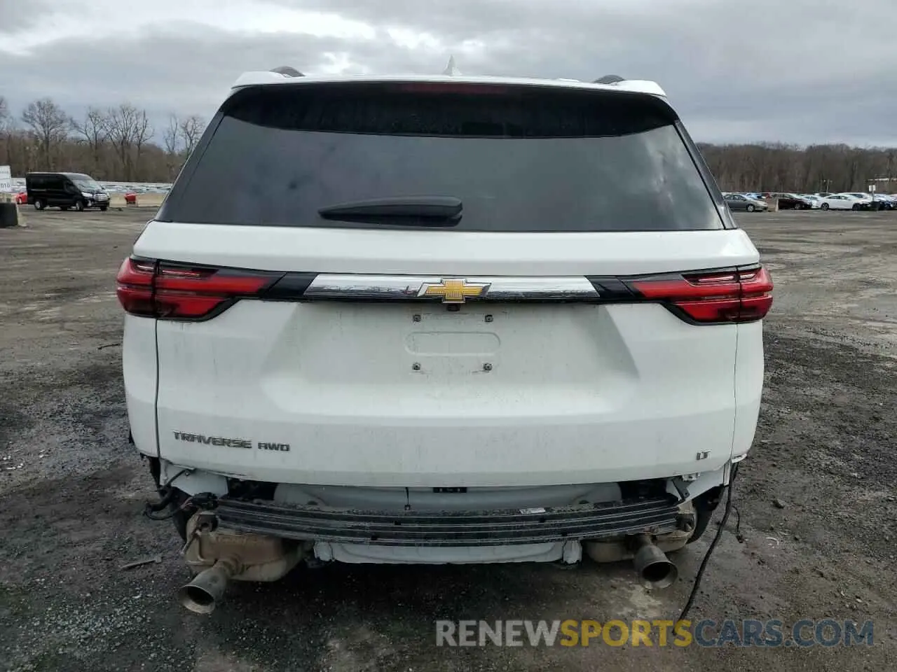 6 Photograph of a damaged car 1GNEVHKW0PJ152234 CHEVROLET TRAVERSE 2023
