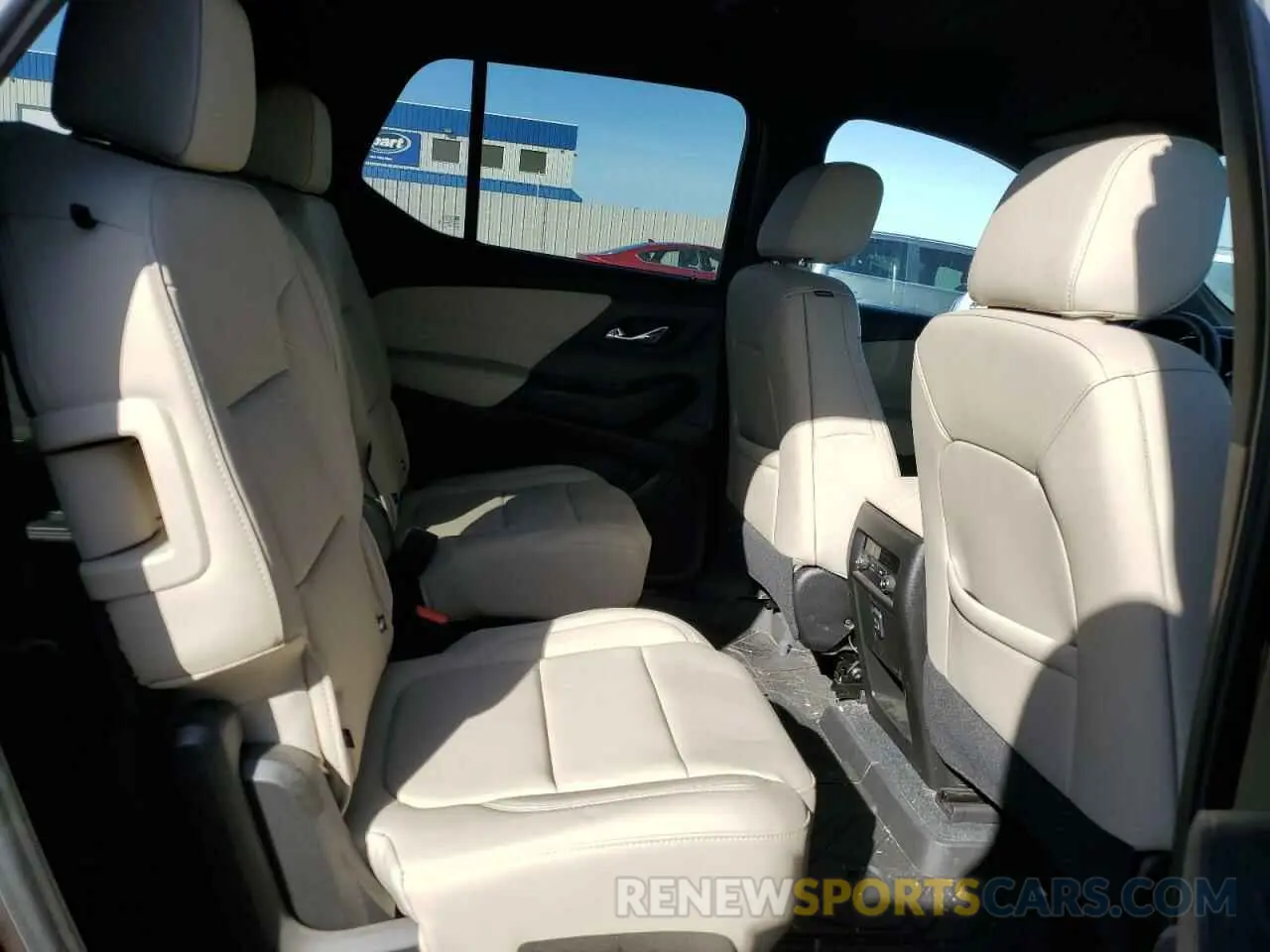 11 Photograph of a damaged car 1GNEVHKW1PJ170001 CHEVROLET TRAVERSE 2023