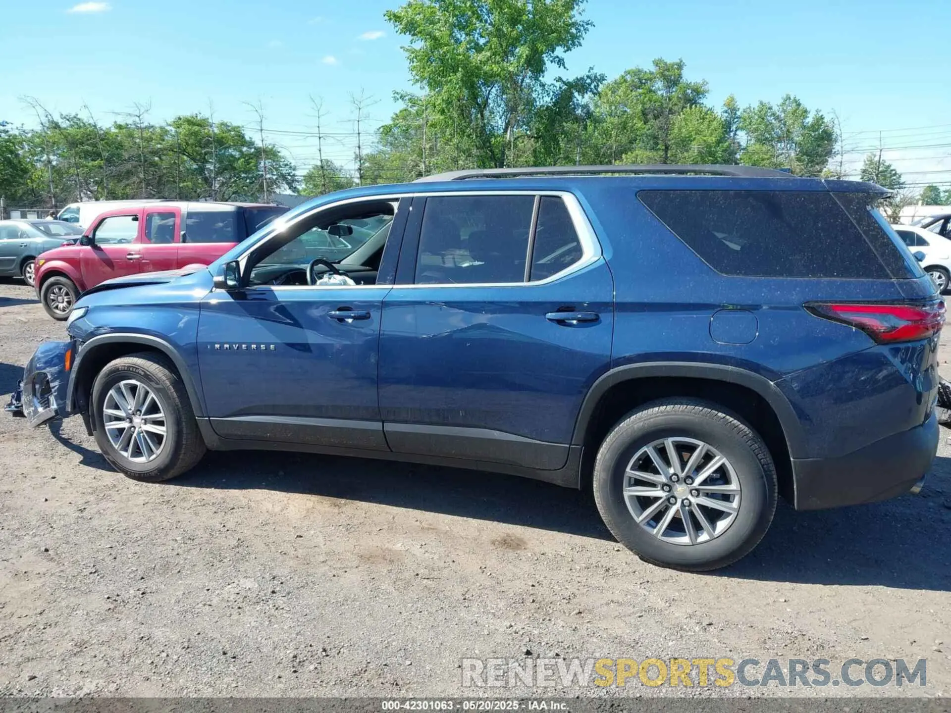 14 Photograph of a damaged car 1GNEVHKW1PJ232125 CHEVROLET TRAVERSE 2023