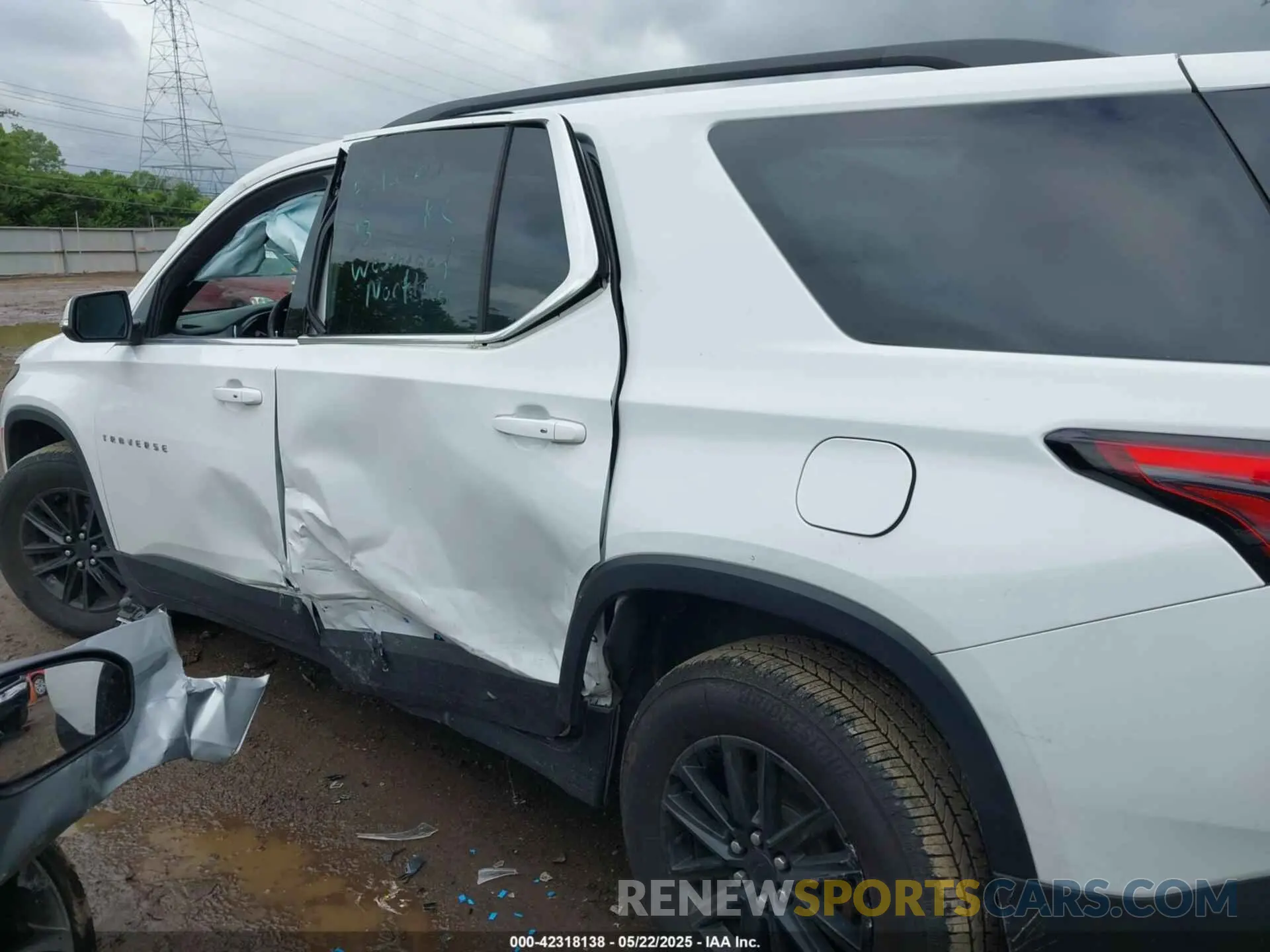 14 Photograph of a damaged car 1GNEVHKW4PJ187925 CHEVROLET TRAVERSE 2023