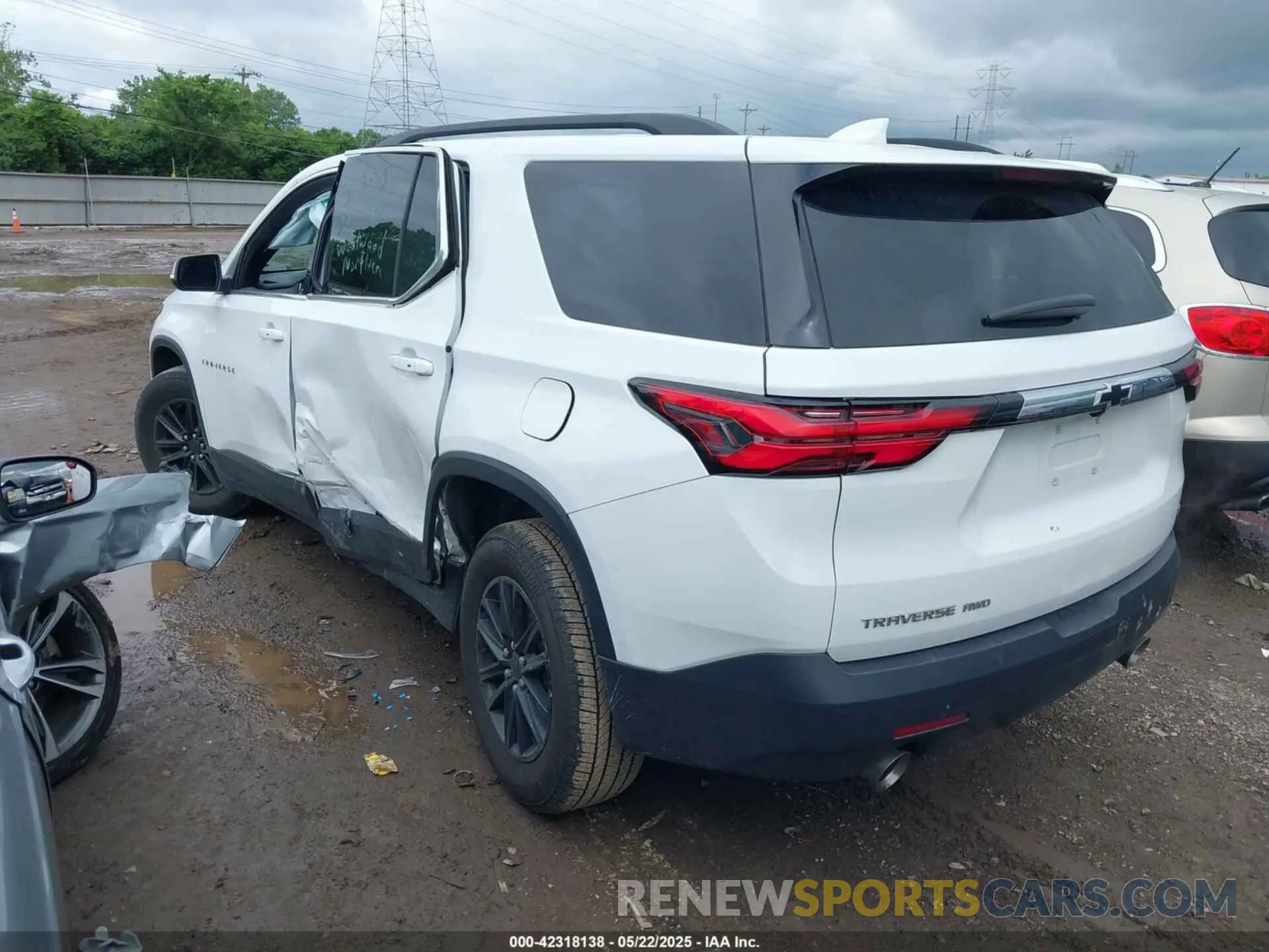 3 Photograph of a damaged car 1GNEVHKW4PJ187925 CHEVROLET TRAVERSE 2023