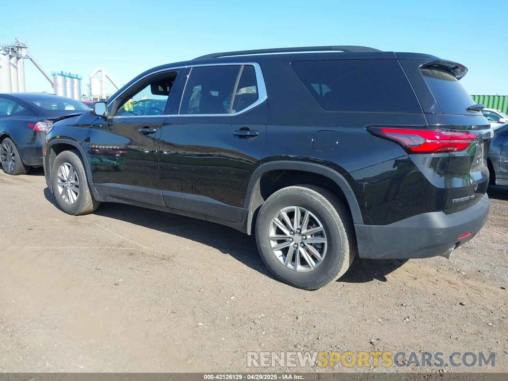 3 Photograph of a damaged car 1GNEVHKW6PJ184282 CHEVROLET TRAVERSE 2023