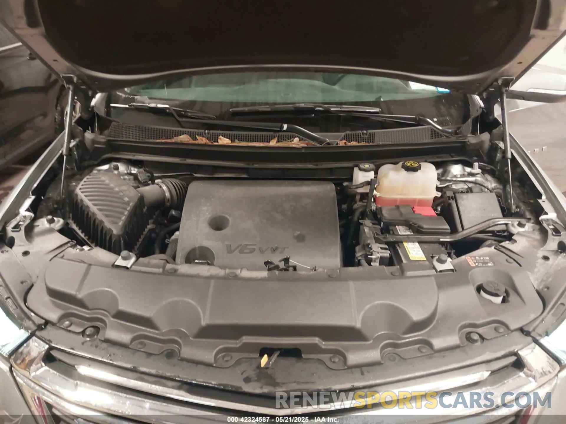 10 Photograph of a damaged car 1GNEVHKW6PJ226546 CHEVROLET TRAVERSE 2023