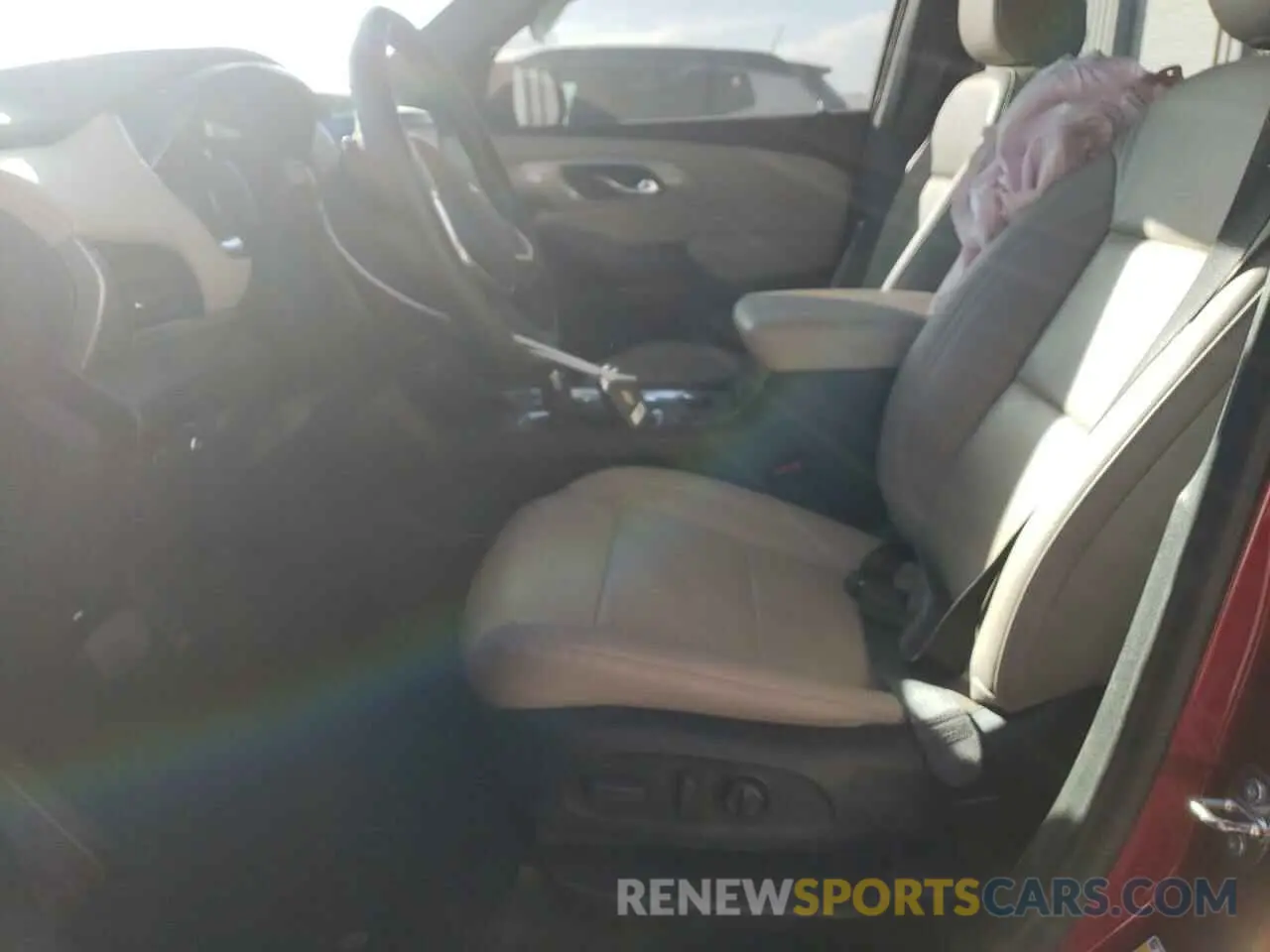 7 Photograph of a damaged car 1GNEVHKW6PJ254993 CHEVROLET TRAVERSE 2023