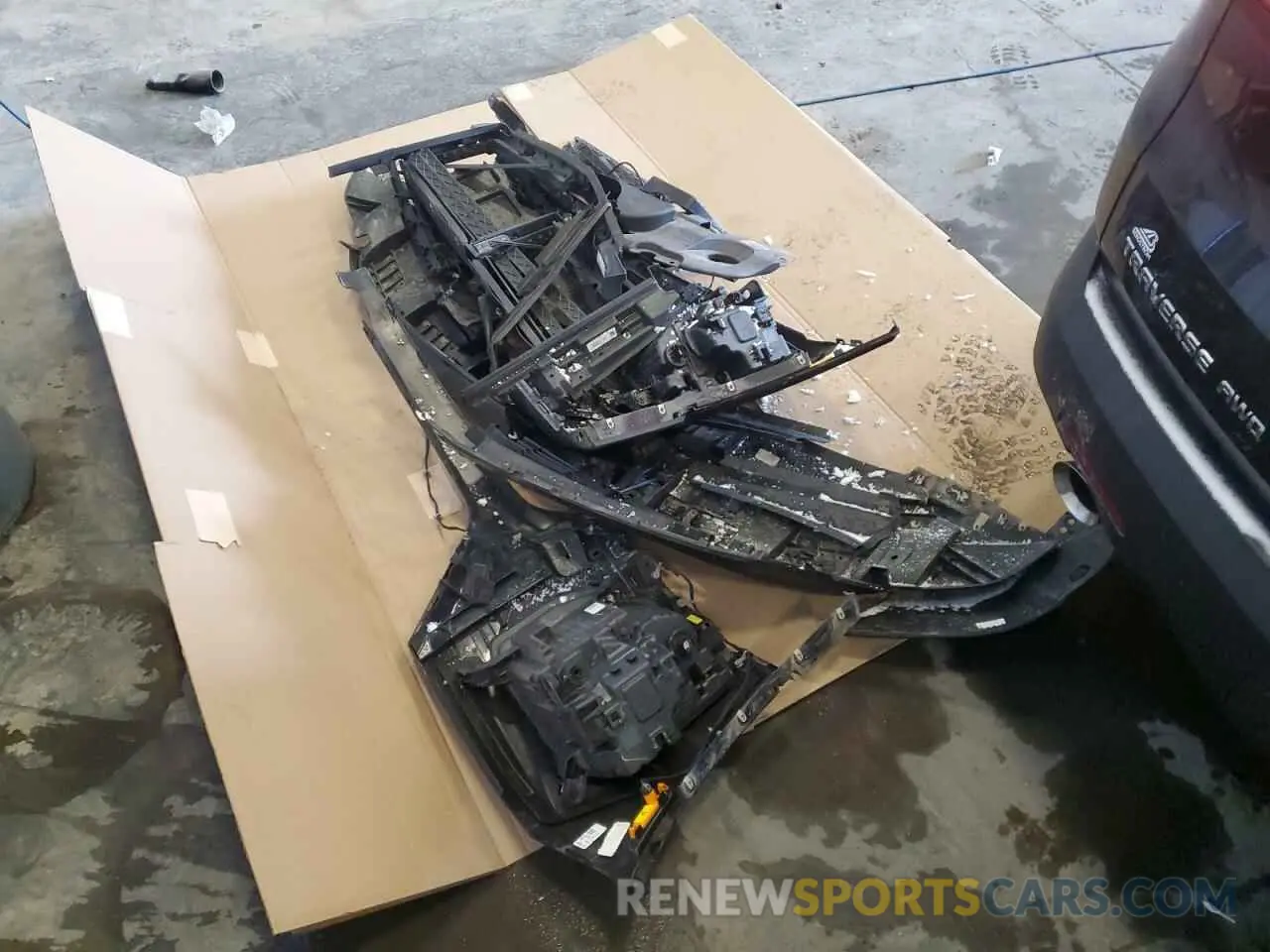 13 Photograph of a damaged car 1GNEVHKW8PJ192481 CHEVROLET TRAVERSE 2023