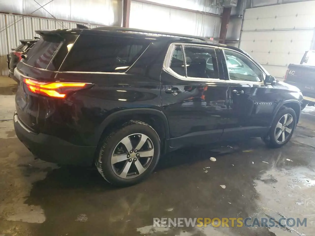3 Photograph of a damaged car 1GNEVHKW8PJ192481 CHEVROLET TRAVERSE 2023