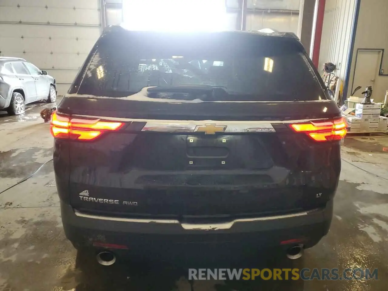 6 Photograph of a damaged car 1GNEVHKW8PJ192481 CHEVROLET TRAVERSE 2023