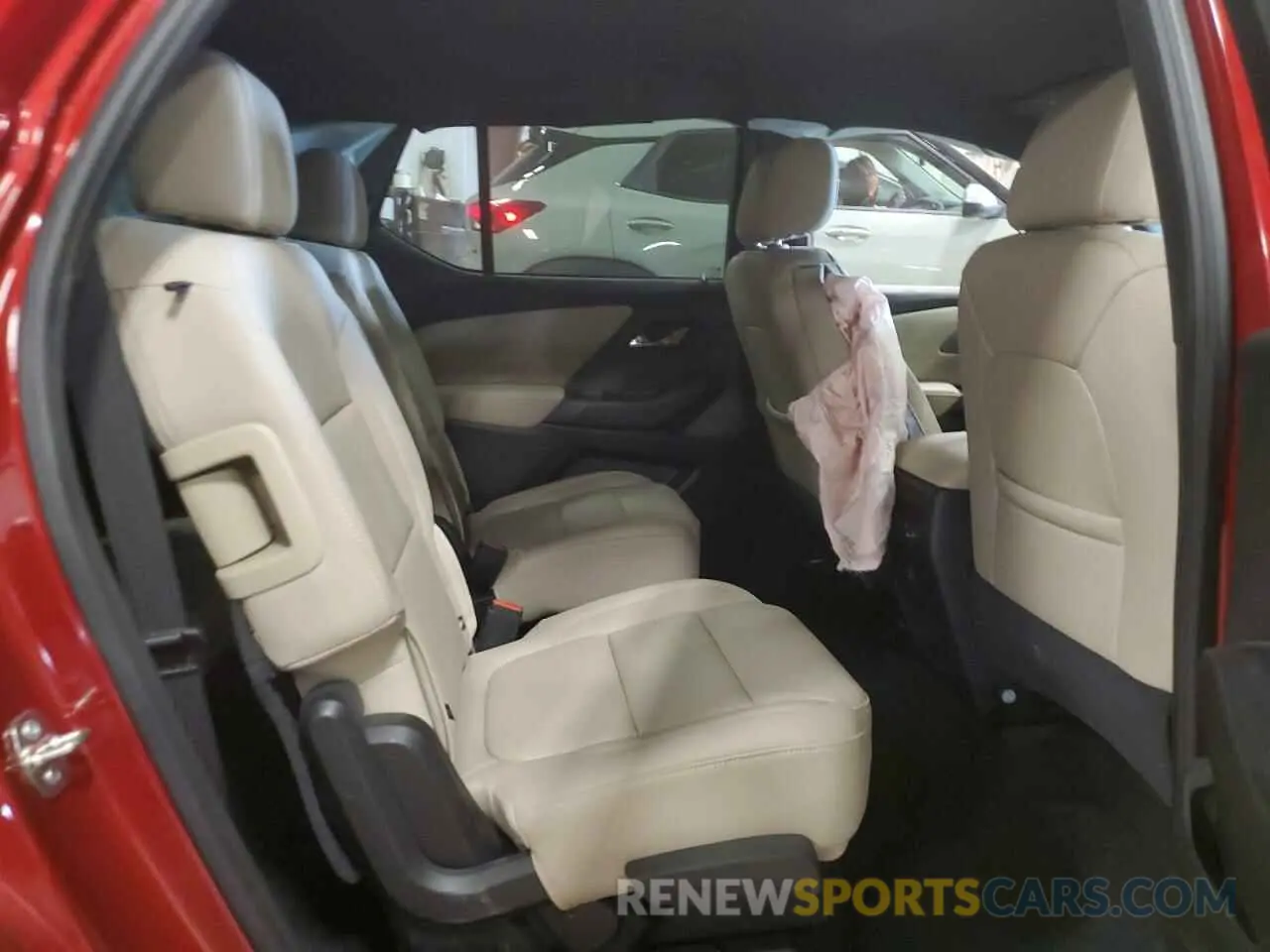11 Photograph of a damaged car 1GNEVHKW9PJ185409 CHEVROLET TRAVERSE 2023