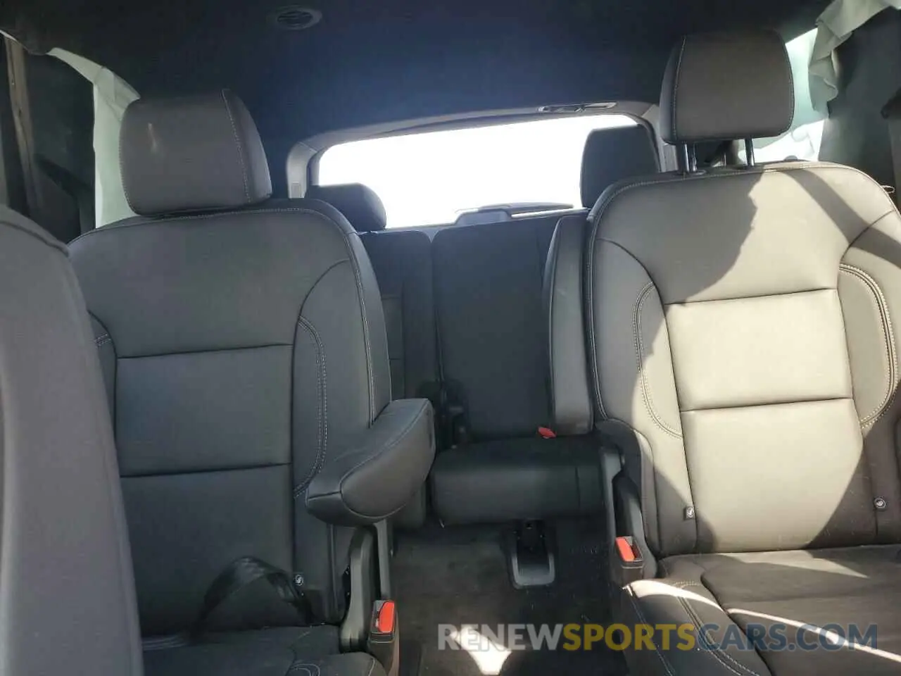 10 Photograph of a damaged car 1GNEVHKWXPJ231359 CHEVROLET TRAVERSE 2023