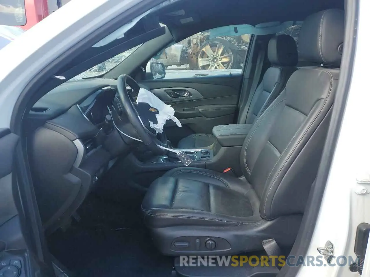 7 Photograph of a damaged car 1GNEVHKWXPJ231359 CHEVROLET TRAVERSE 2023