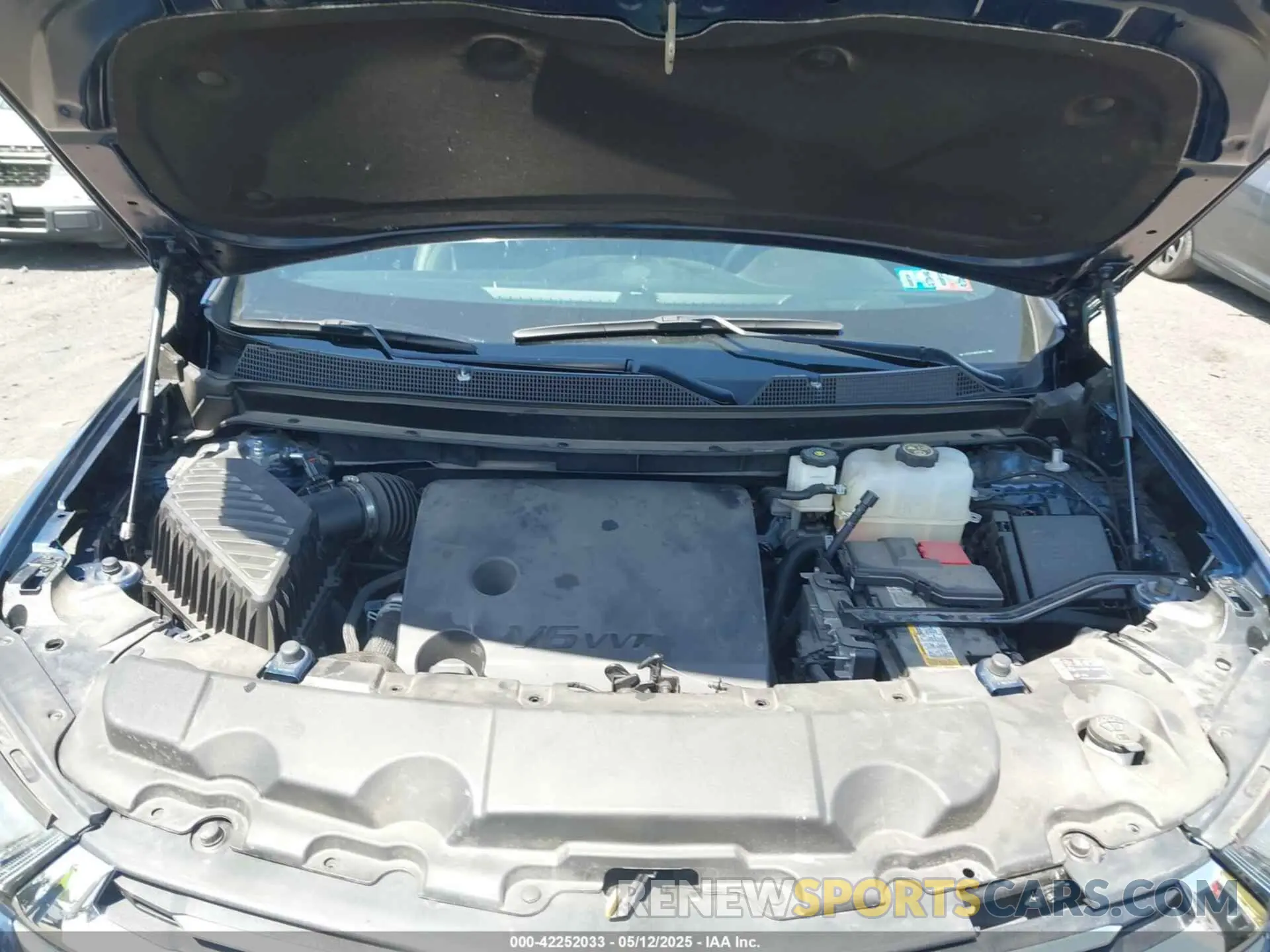 10 Photograph of a damaged car 1GNEVHKWXPJ264538 CHEVROLET TRAVERSE 2023