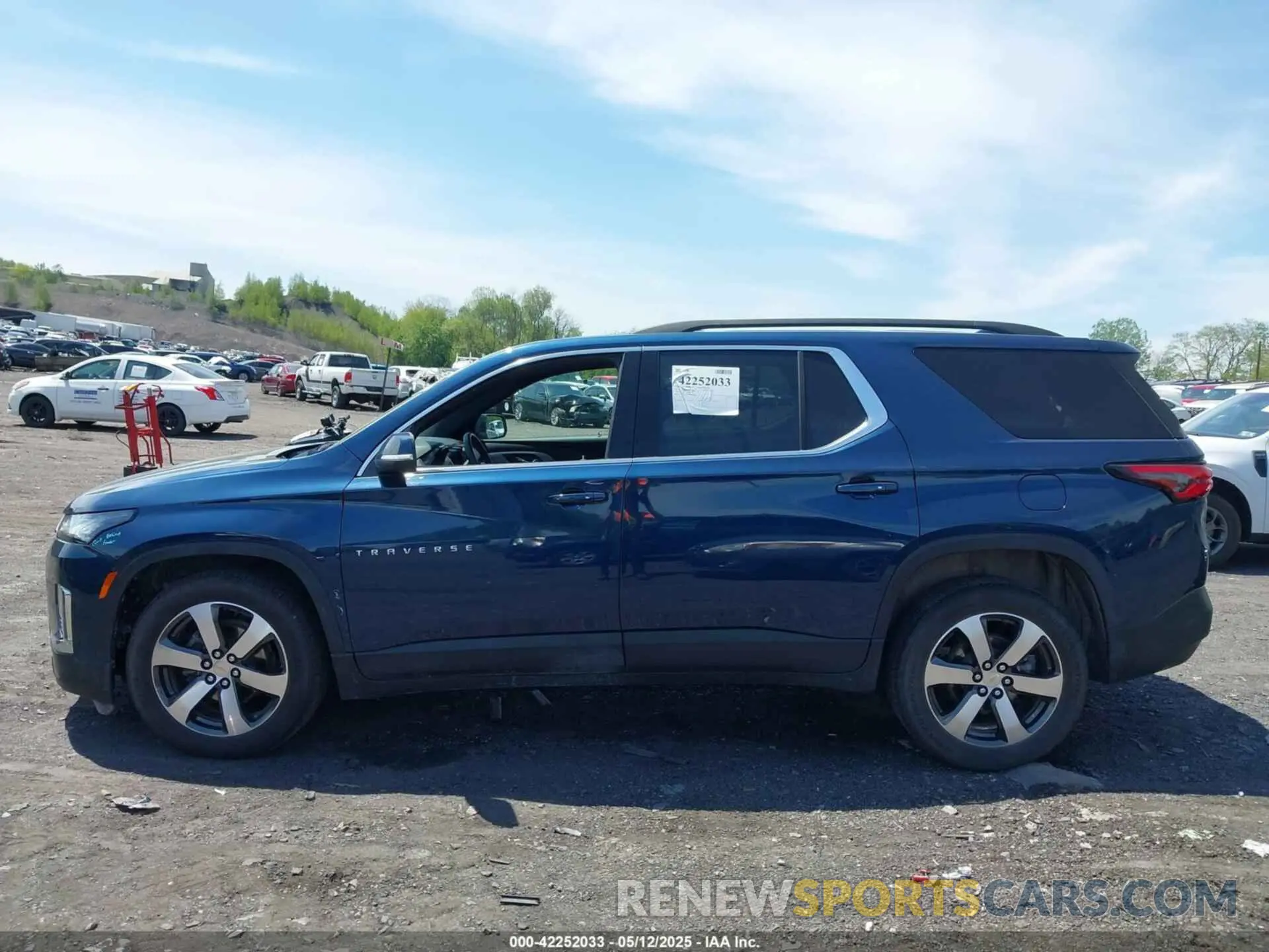 14 Photograph of a damaged car 1GNEVHKWXPJ264538 CHEVROLET TRAVERSE 2023