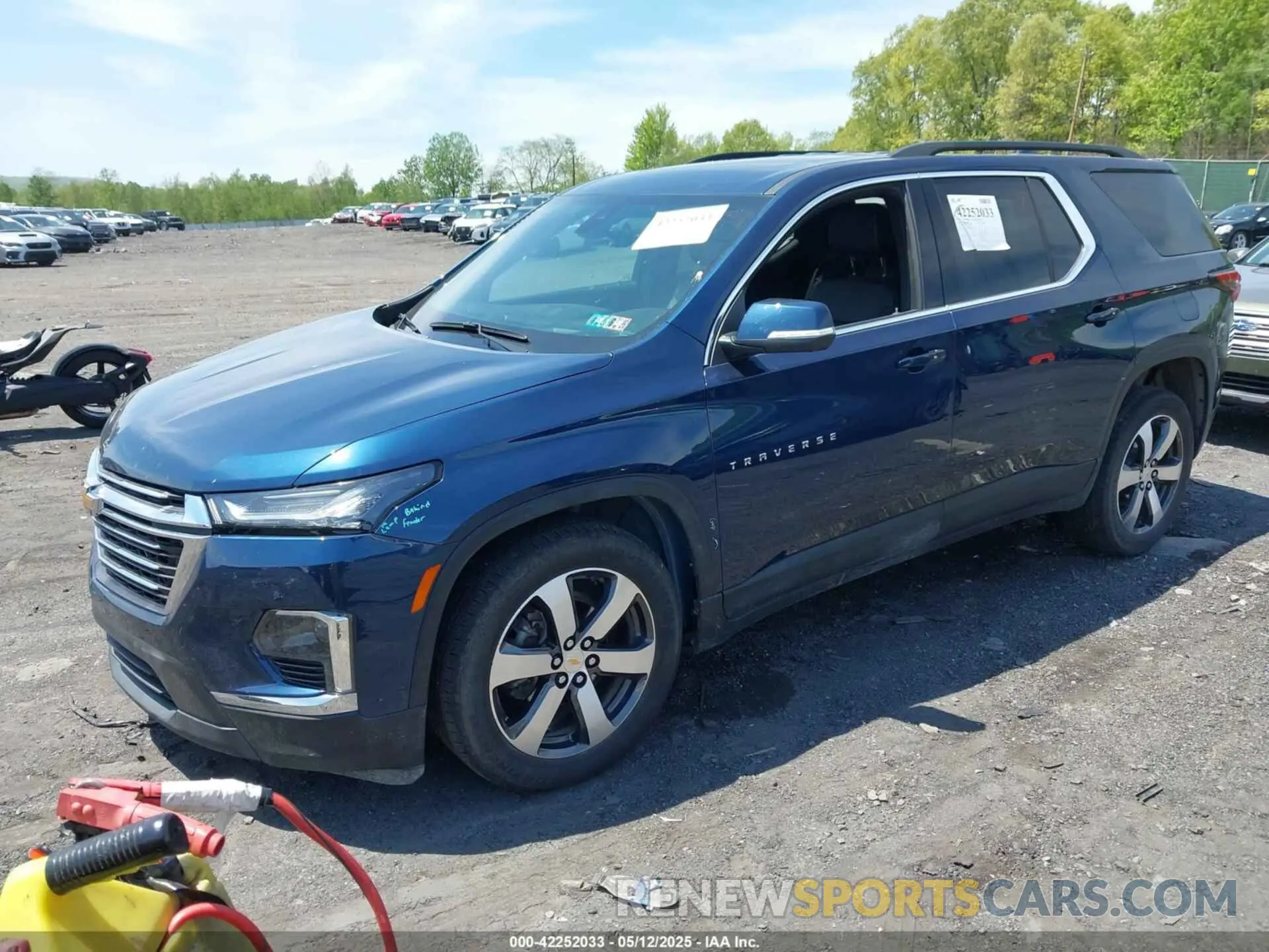 2 Photograph of a damaged car 1GNEVHKWXPJ264538 CHEVROLET TRAVERSE 2023