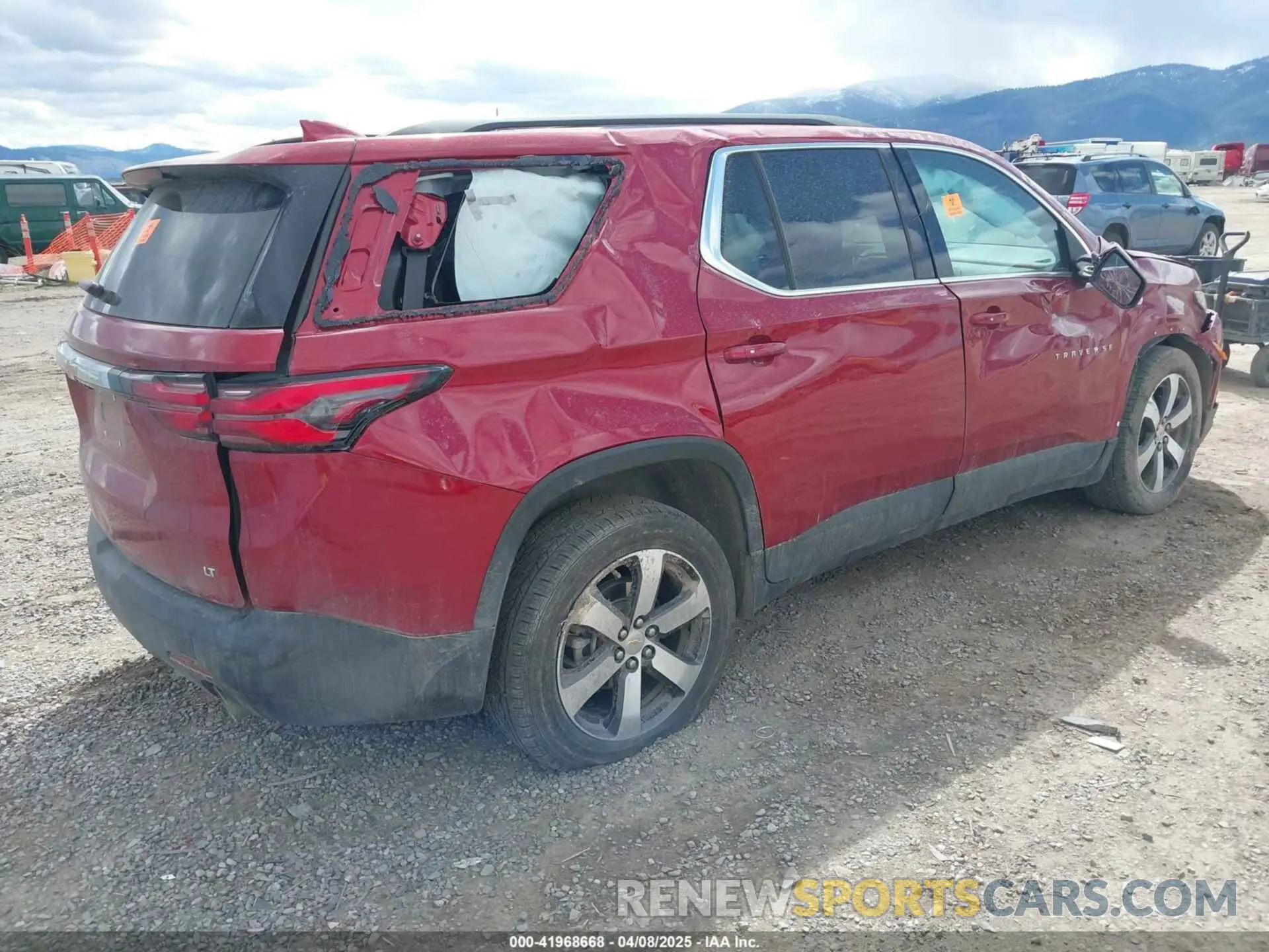 4 Photograph of a damaged car 1GNEVHKWXPJ298401 CHEVROLET TRAVERSE 2023