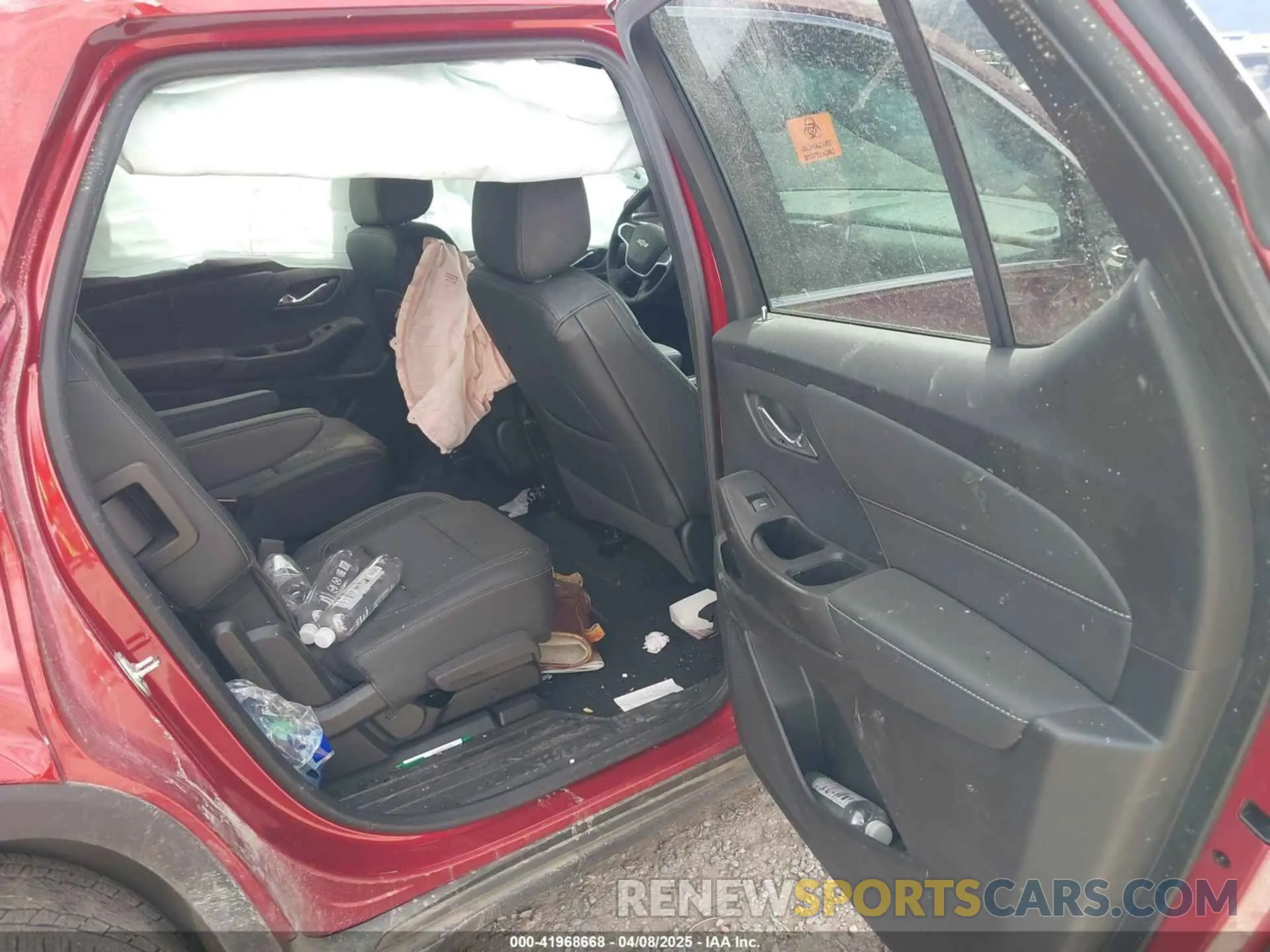8 Photograph of a damaged car 1GNEVHKWXPJ298401 CHEVROLET TRAVERSE 2023