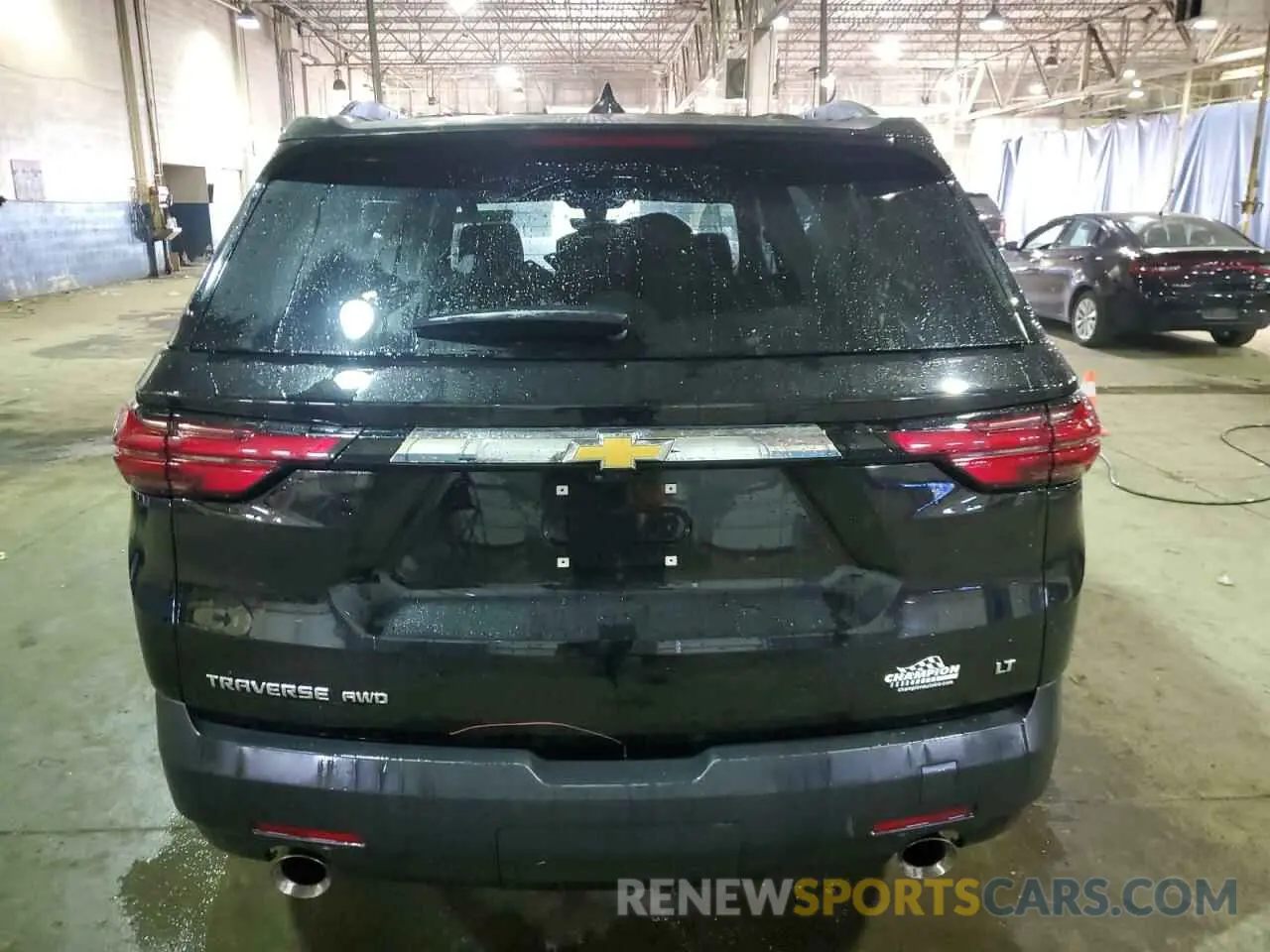 6 Photograph of a damaged car 1GNEVHKWXPJ323801 CHEVROLET TRAVERSE 2023