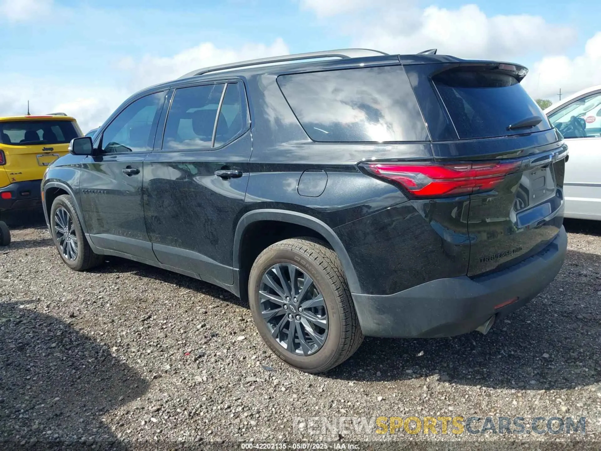 3 Photograph of a damaged car 1GNEVJKW0PJ119192 CHEVROLET TRAVERSE 2023