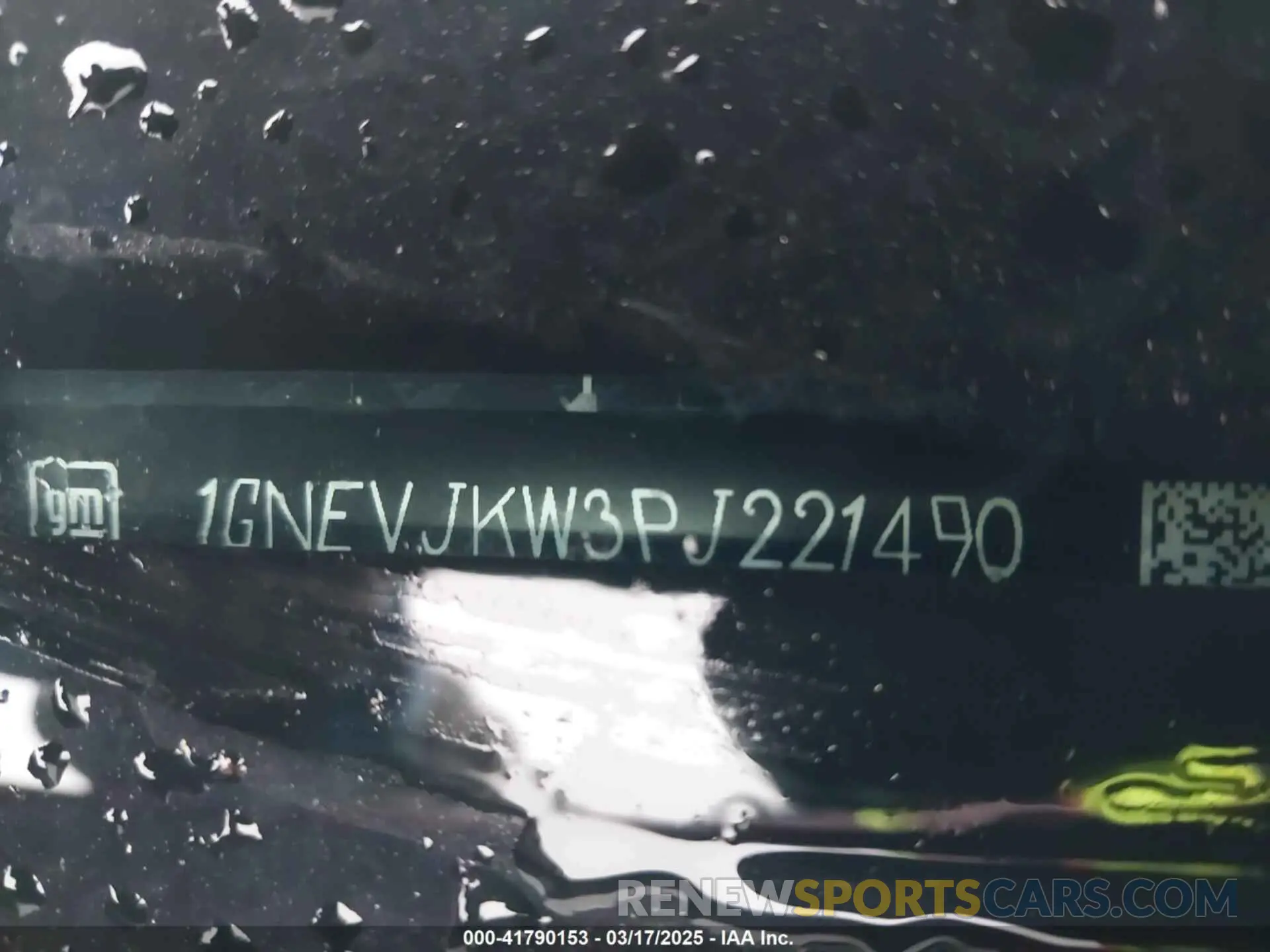 17 Photograph of a damaged car 1GNEVJKW3PJ221490 CHEVROLET TRAVERSE 2023