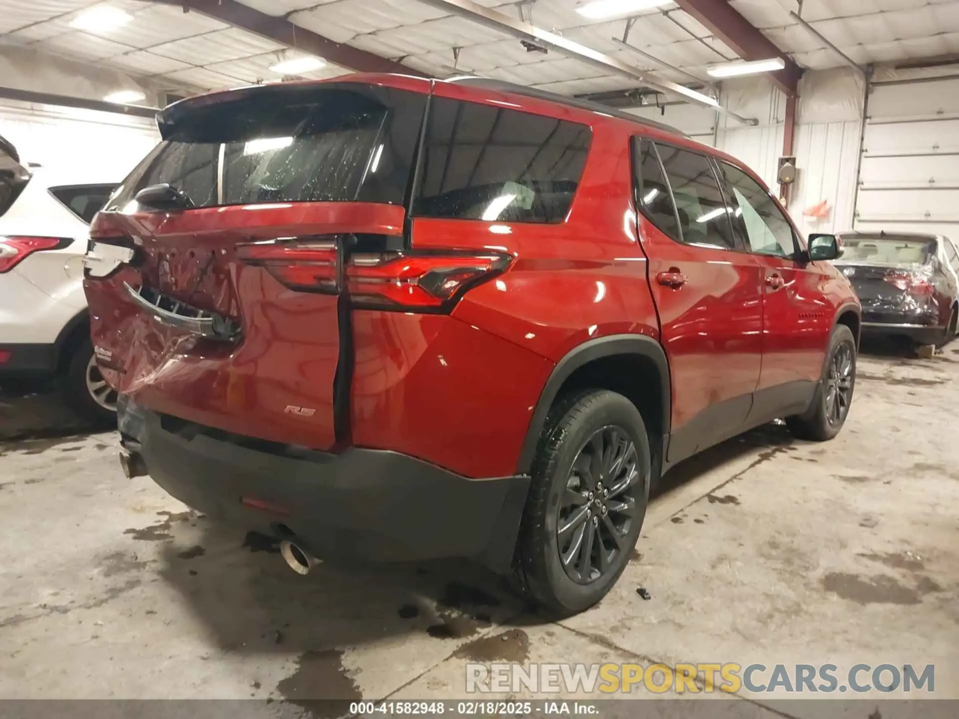 4 Photograph of a damaged car 1GNEVJKW4PJ187303 CHEVROLET TRAVERSE 2023