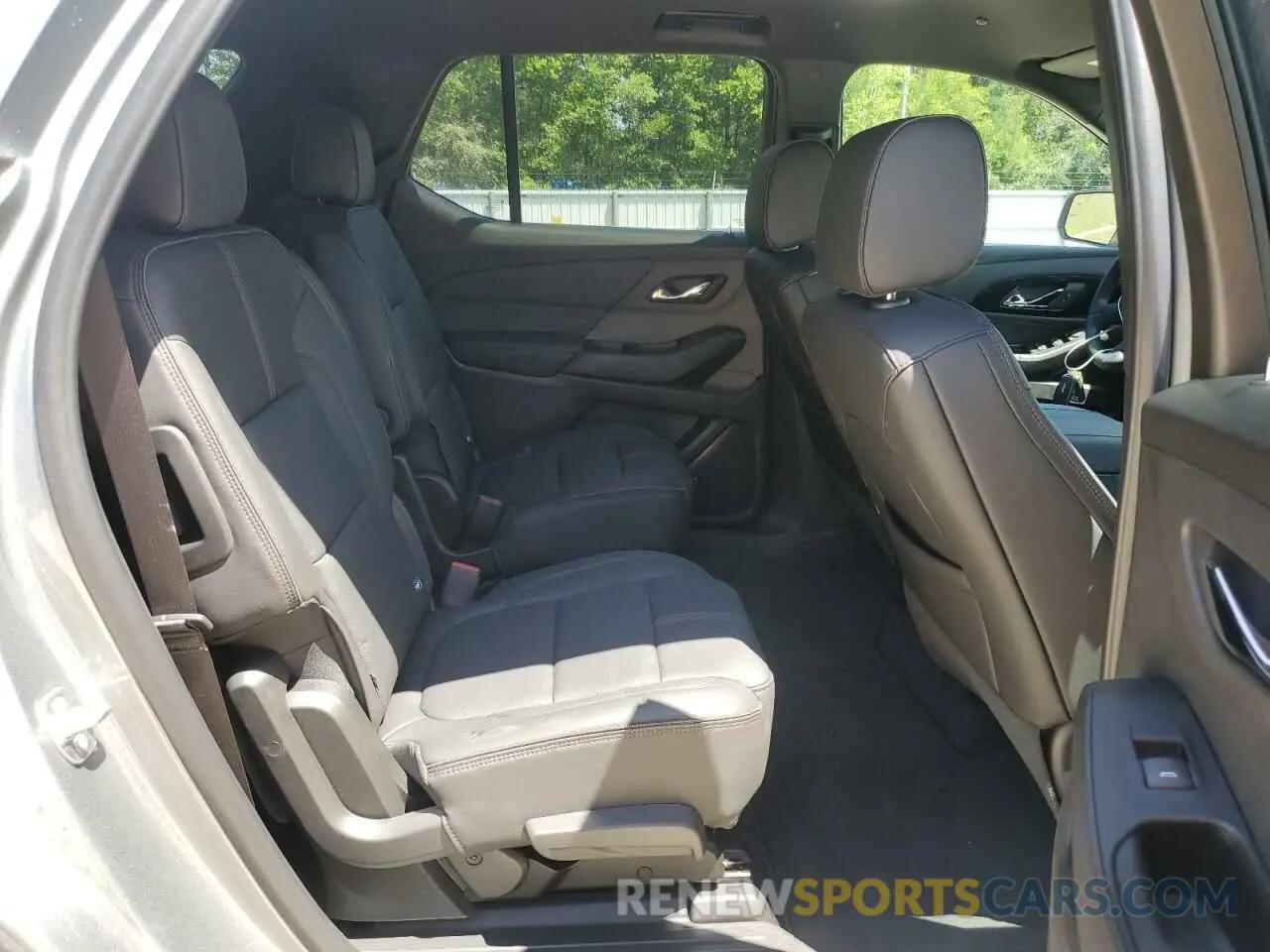 11 Photograph of a damaged car 1GNEVJKW5PJ298636 CHEVROLET TRAVERSE 2023