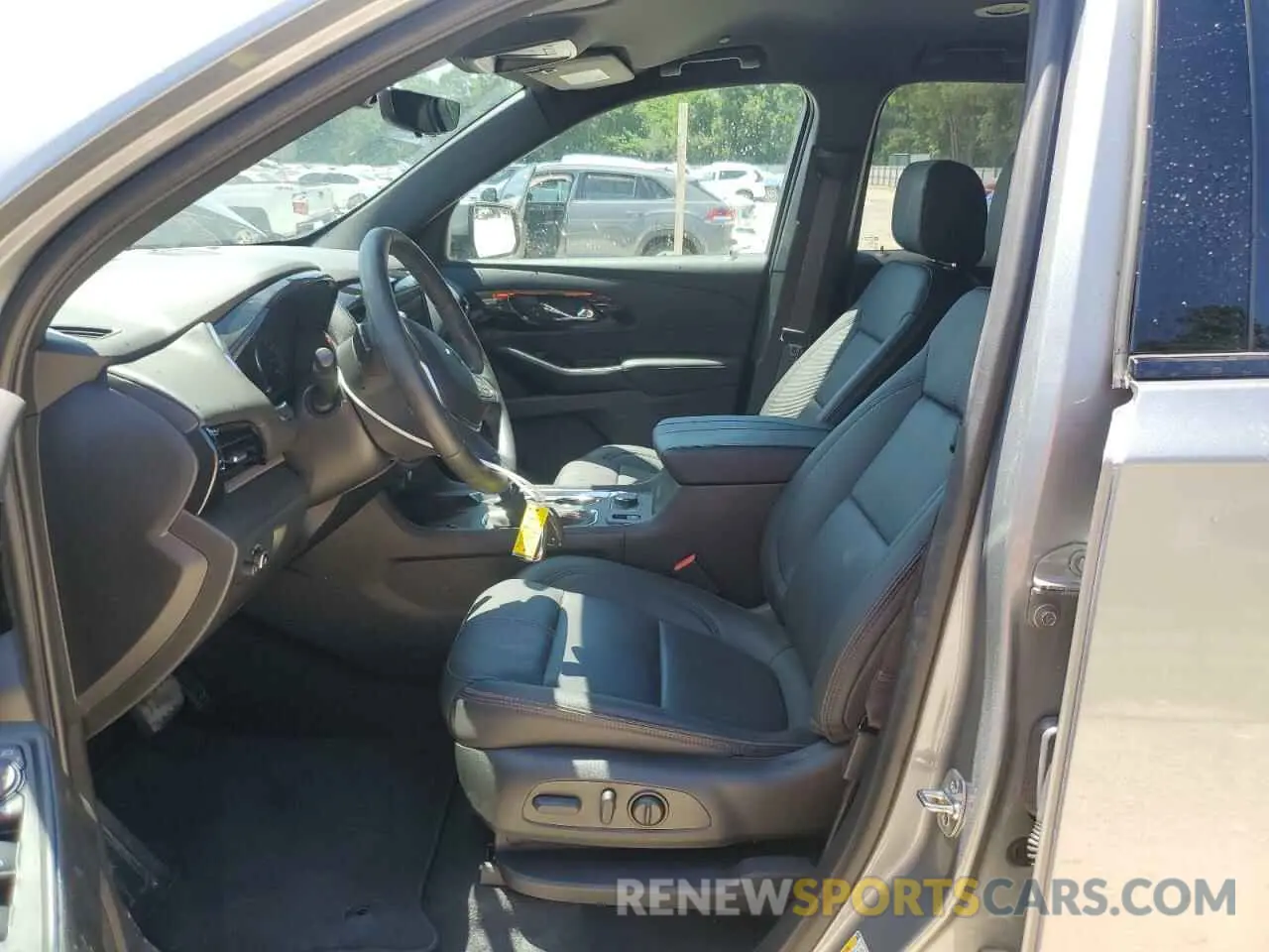 7 Photograph of a damaged car 1GNEVJKW5PJ298636 CHEVROLET TRAVERSE 2023