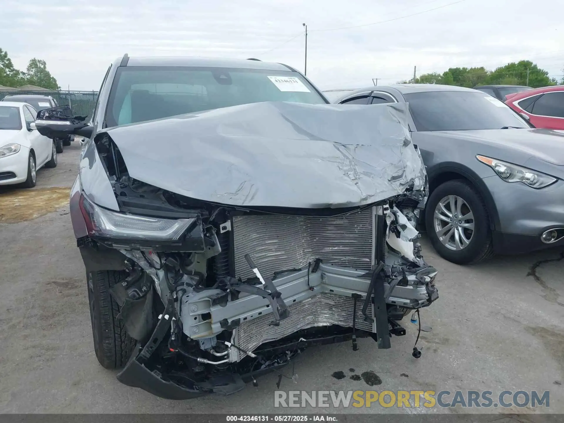 12 Photograph of a damaged car 1GNEVJKW9PJ340838 CHEVROLET TRAVERSE 2023