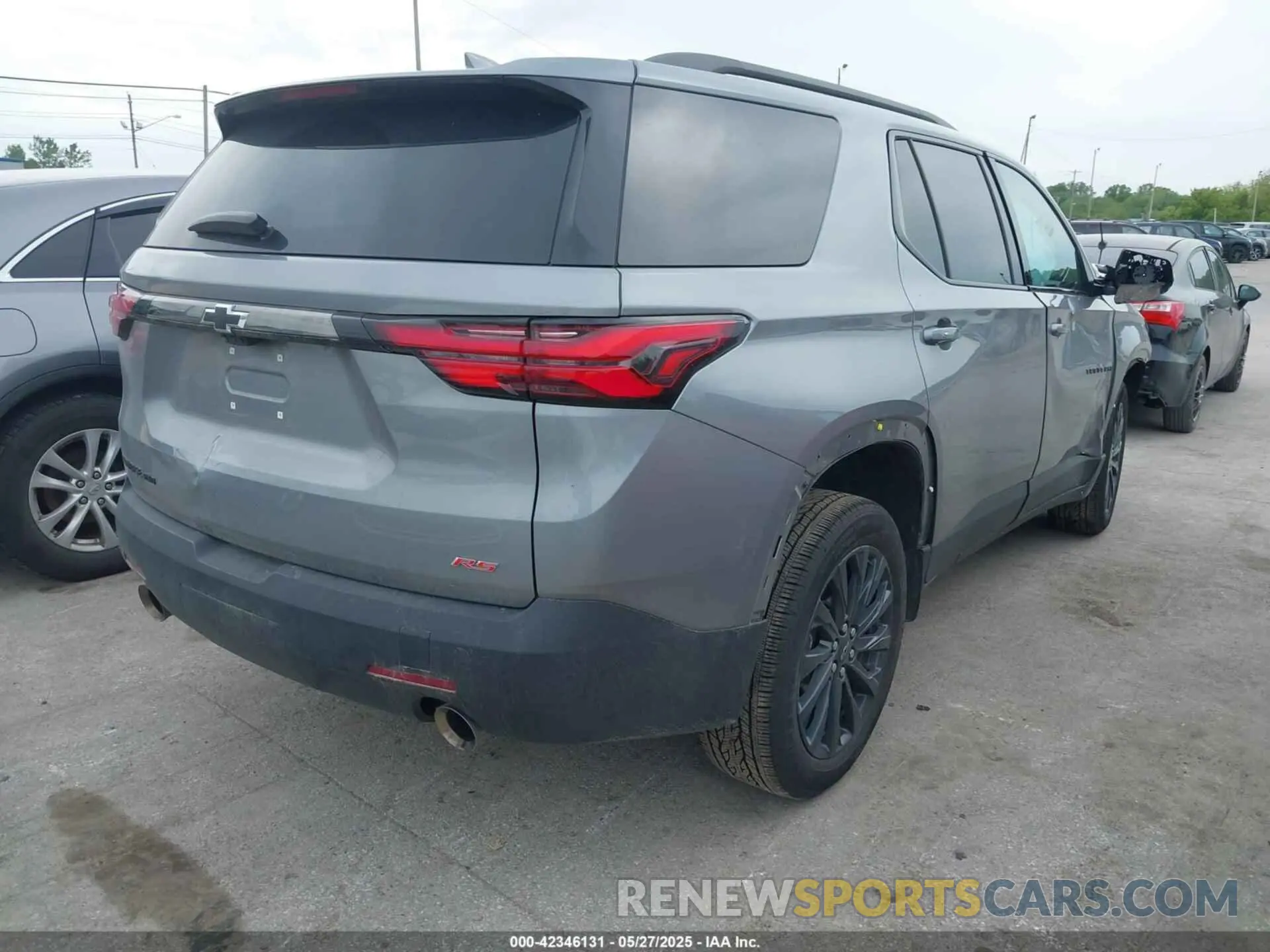 4 Photograph of a damaged car 1GNEVJKW9PJ340838 CHEVROLET TRAVERSE 2023