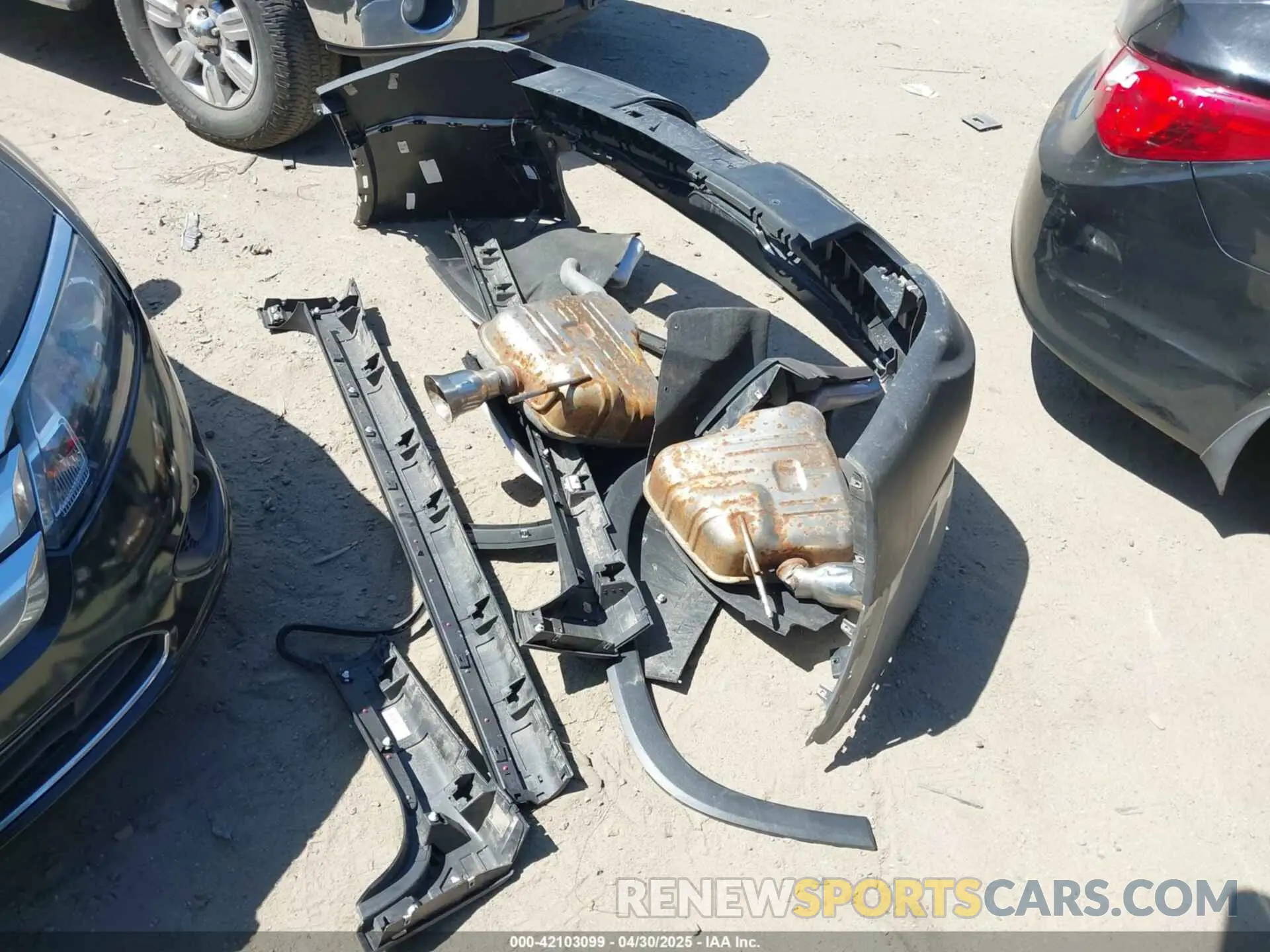 12 Photograph of a damaged car 1GNEVJKWXPJ245883 CHEVROLET TRAVERSE 2023