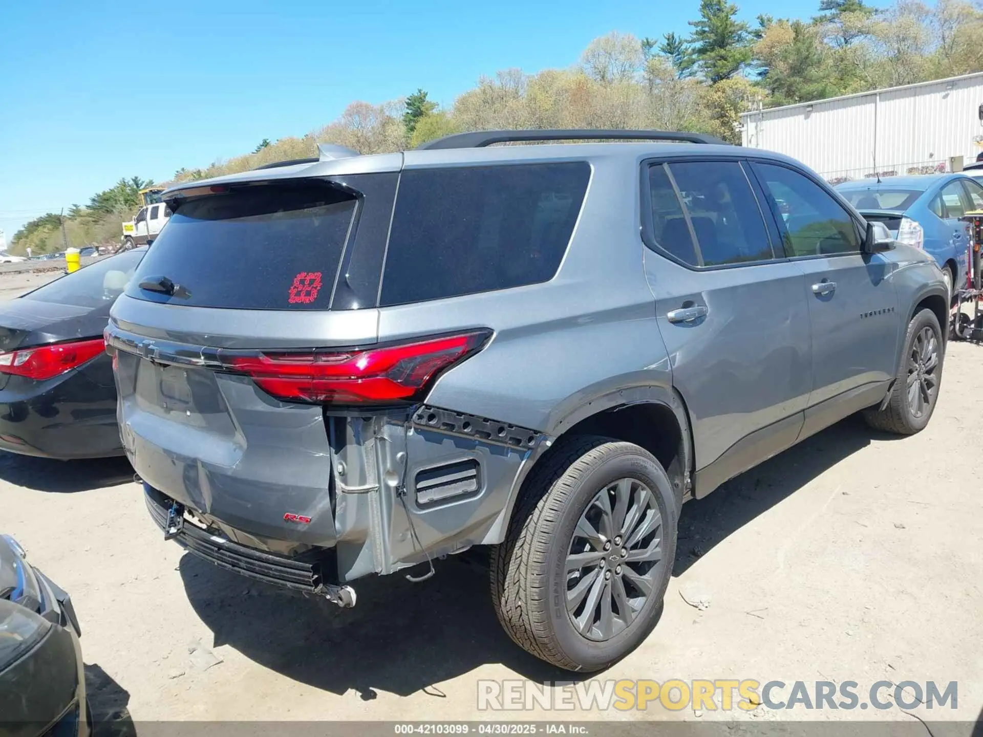 4 Photograph of a damaged car 1GNEVJKWXPJ245883 CHEVROLET TRAVERSE 2023