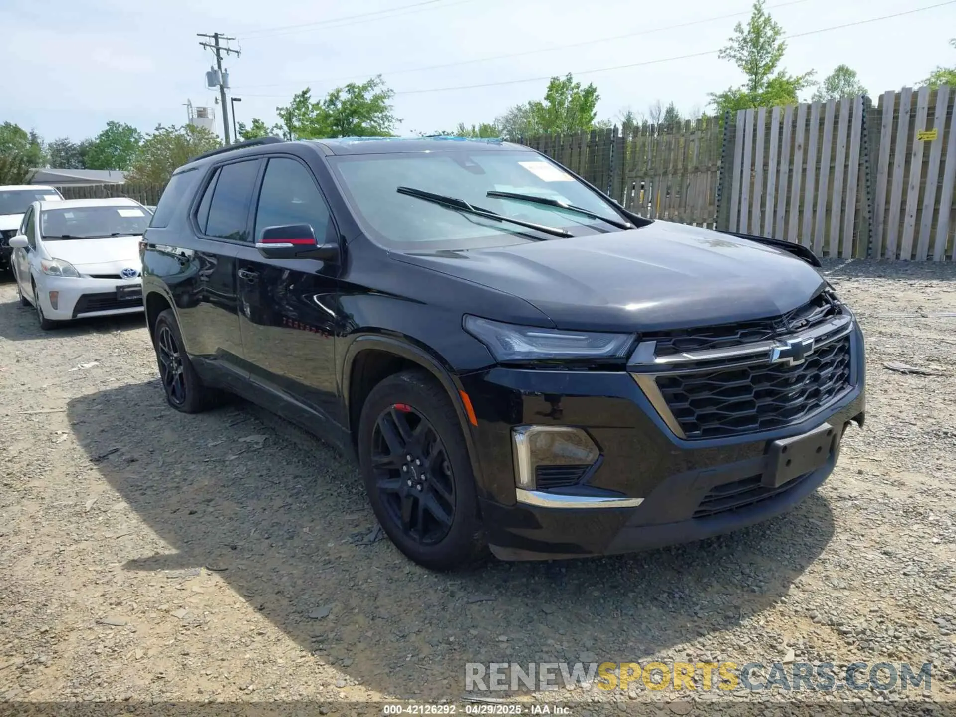 1 Photograph of a damaged car 1GNEVKKW0PJ237460 CHEVROLET TRAVERSE 2023