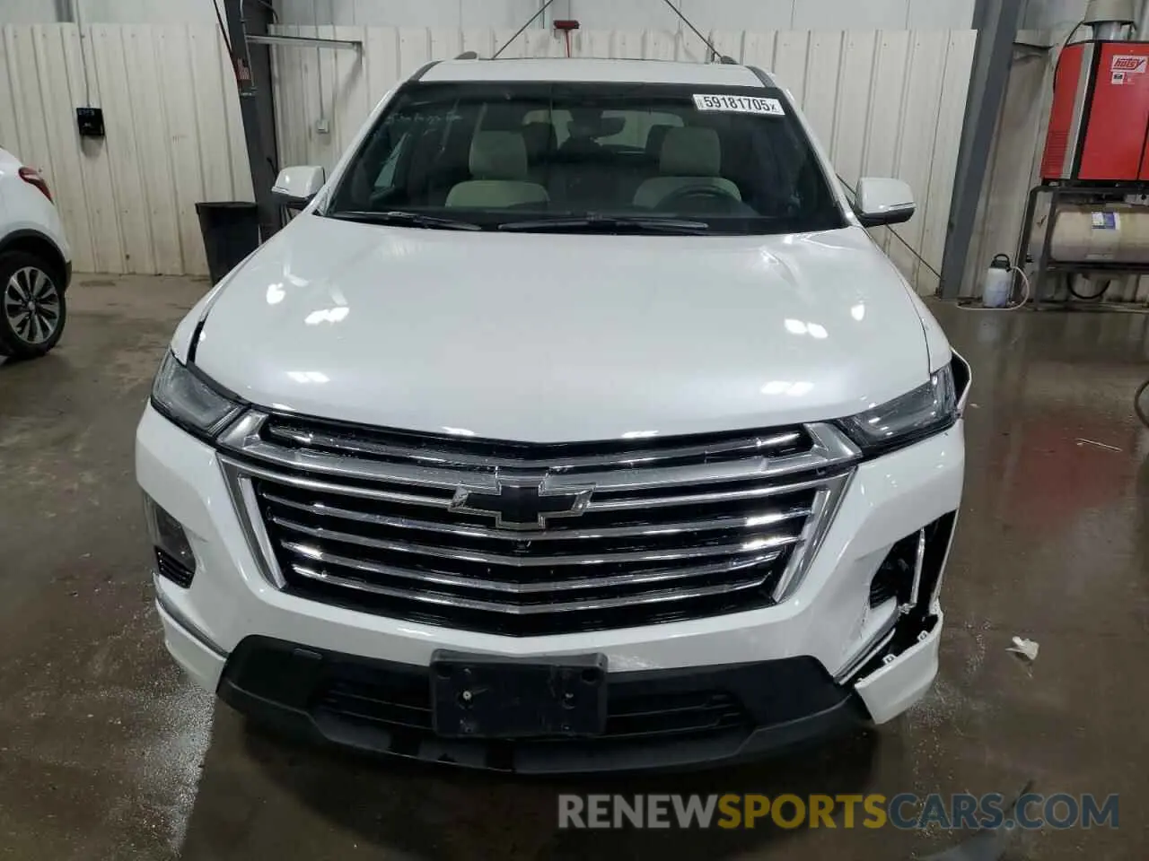5 Photograph of a damaged car 1GNEVKKW1PJ122981 CHEVROLET TRAVERSE 2023