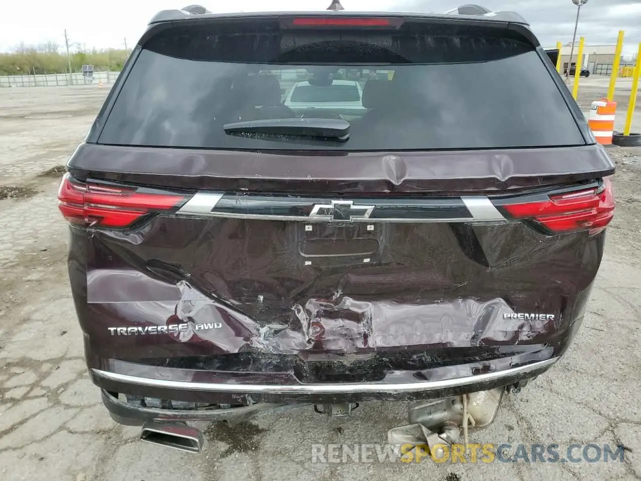 6 Photograph of a damaged car 1GNEVKKW1PJ189211 CHEVROLET TRAVERSE 2023