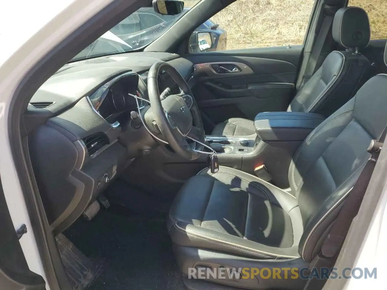 7 Photograph of a damaged car 1GNEVKKW1PJ218917 CHEVROLET TRAVERSE 2023