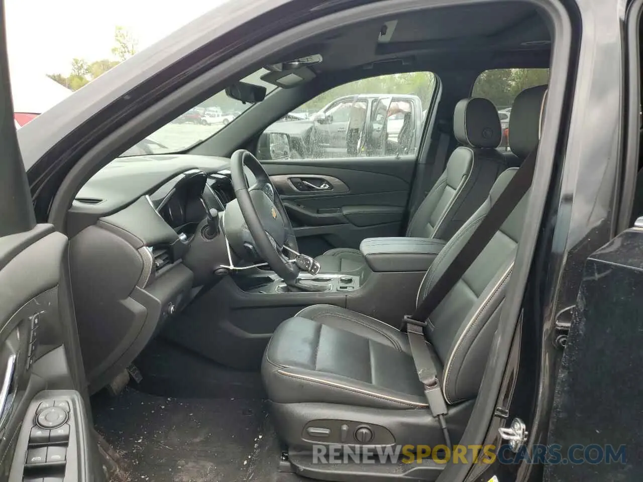 7 Photograph of a damaged car 1GNEVKKW1PJ255479 CHEVROLET TRAVERSE 2023