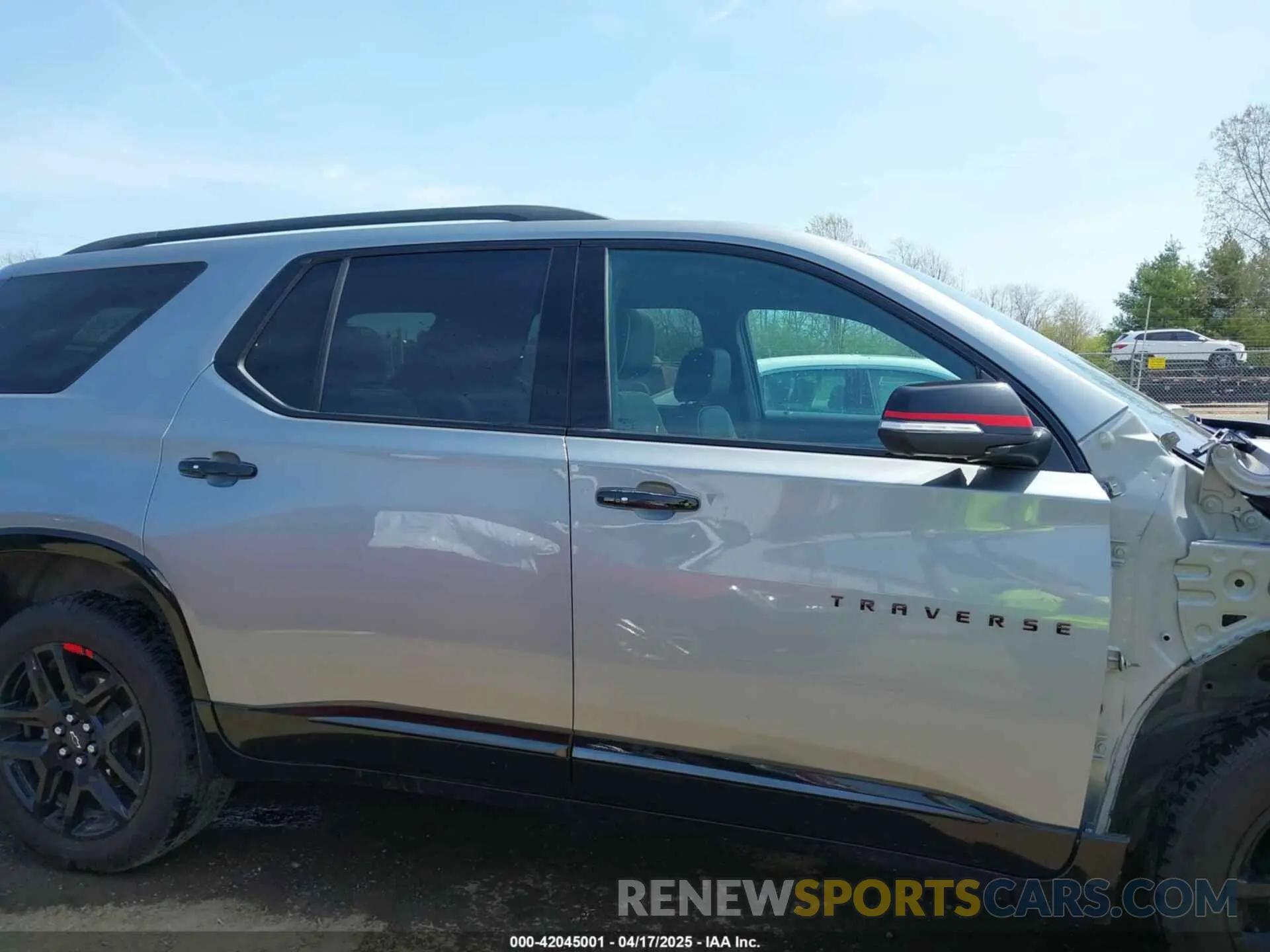 14 Photograph of a damaged car 1GNEVKKW1PJ290023 CHEVROLET TRAVERSE 2023