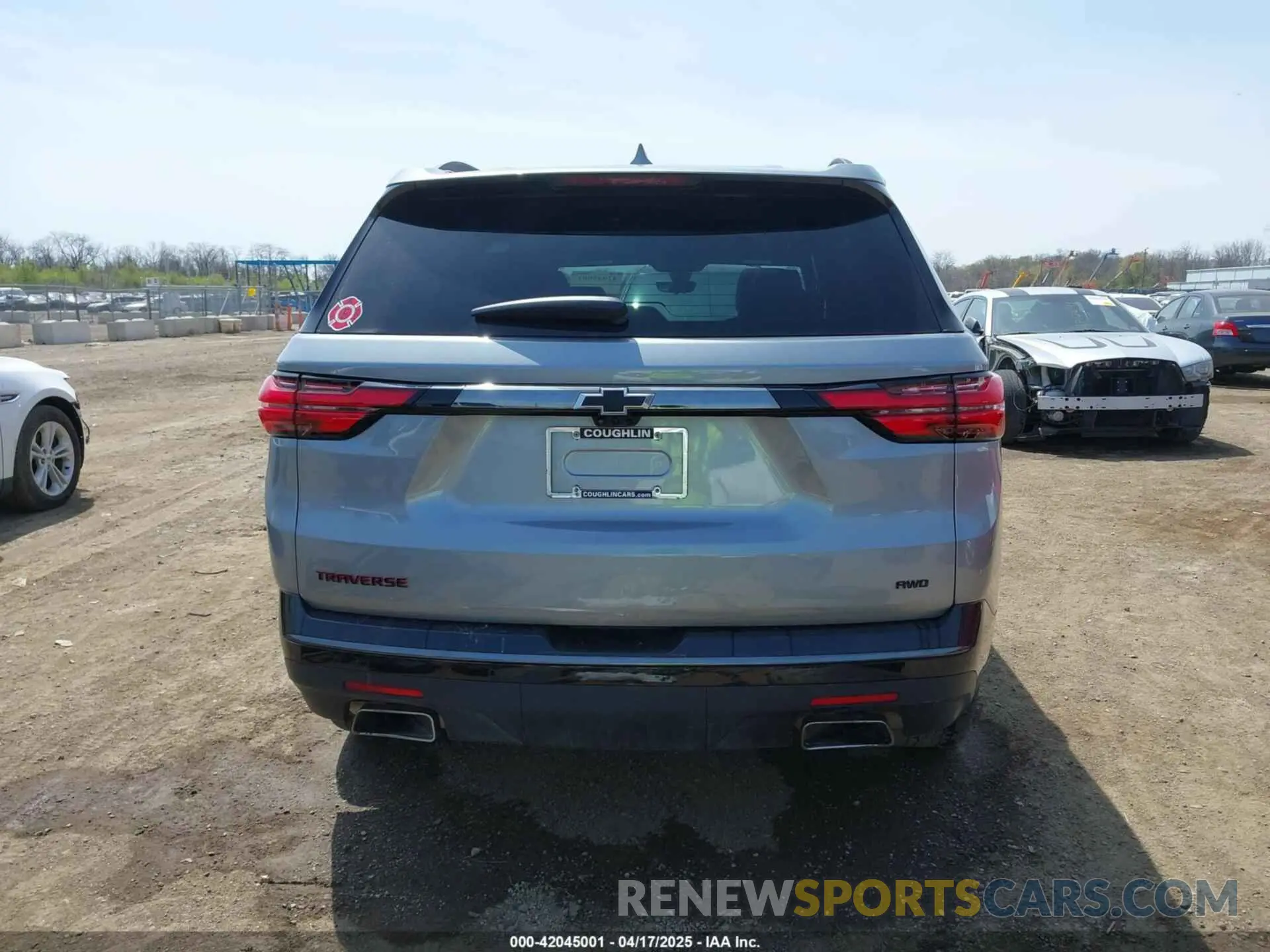 17 Photograph of a damaged car 1GNEVKKW1PJ290023 CHEVROLET TRAVERSE 2023