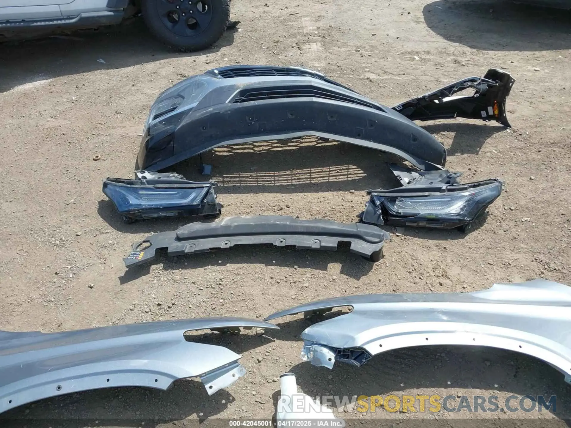 19 Photograph of a damaged car 1GNEVKKW1PJ290023 CHEVROLET TRAVERSE 2023