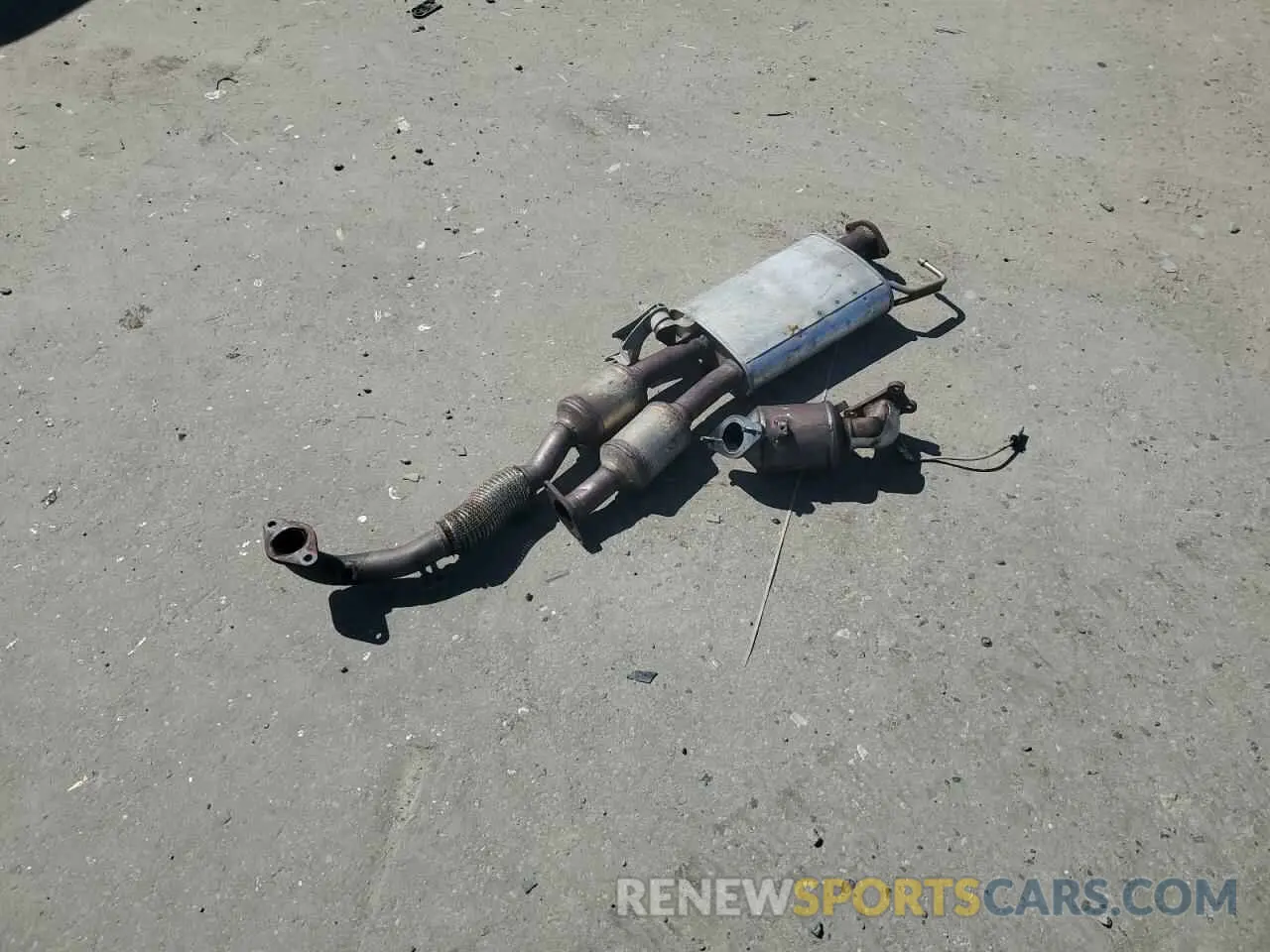 13 Photograph of a damaged car 1GNEVKKW2PJ204170 CHEVROLET TRAVERSE 2023