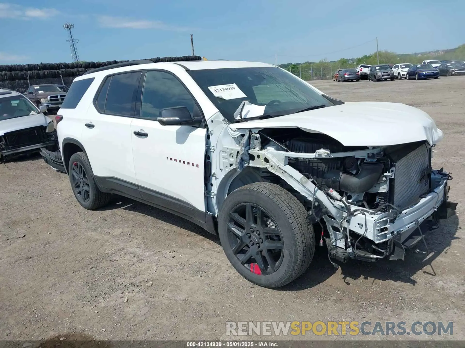 1 Photograph of a damaged car 1GNEVKKW2PJ257838 CHEVROLET TRAVERSE 2023