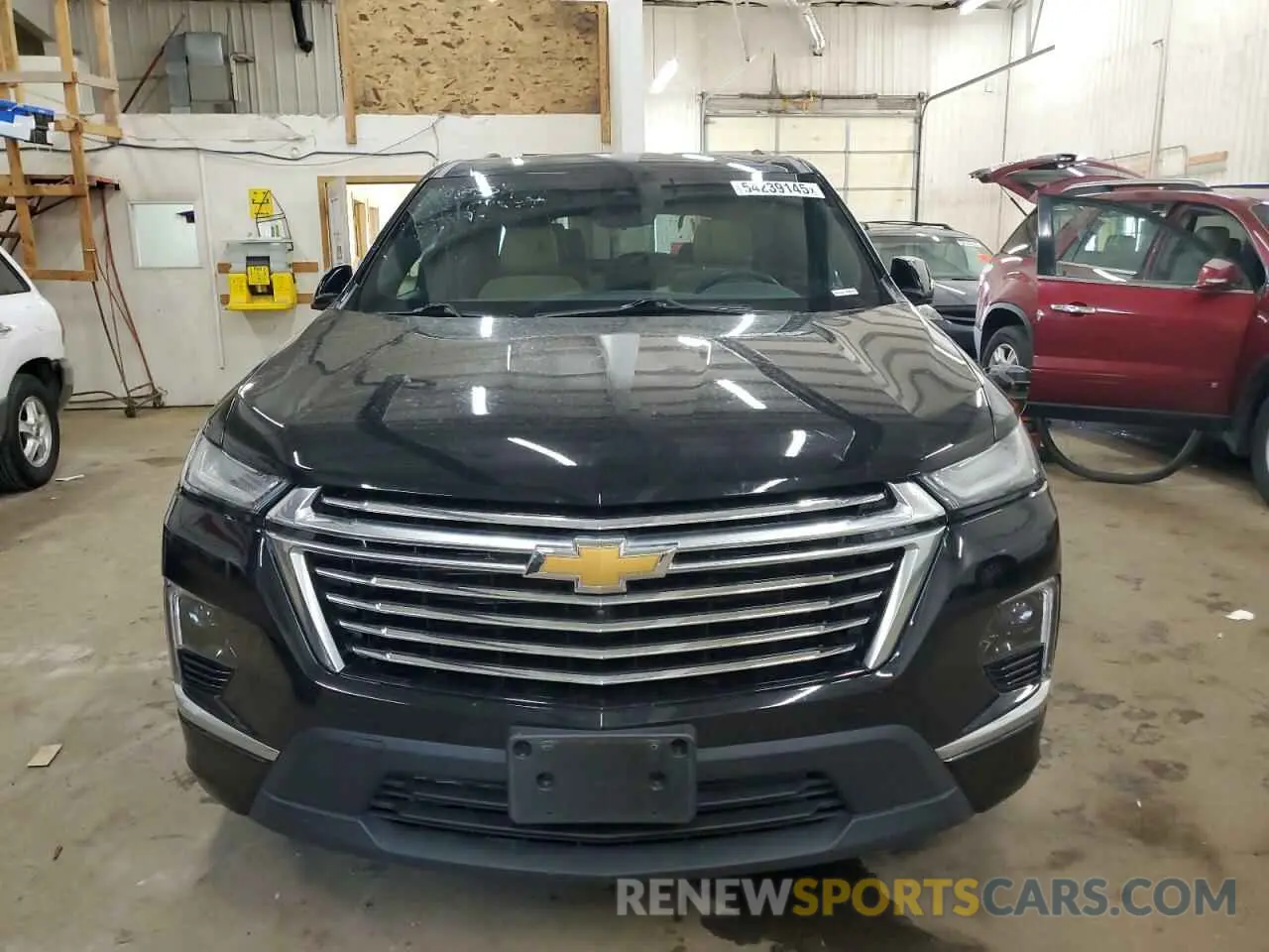 5 Photograph of a damaged car 1GNEVKKW4PJ290646 CHEVROLET TRAVERSE 2023